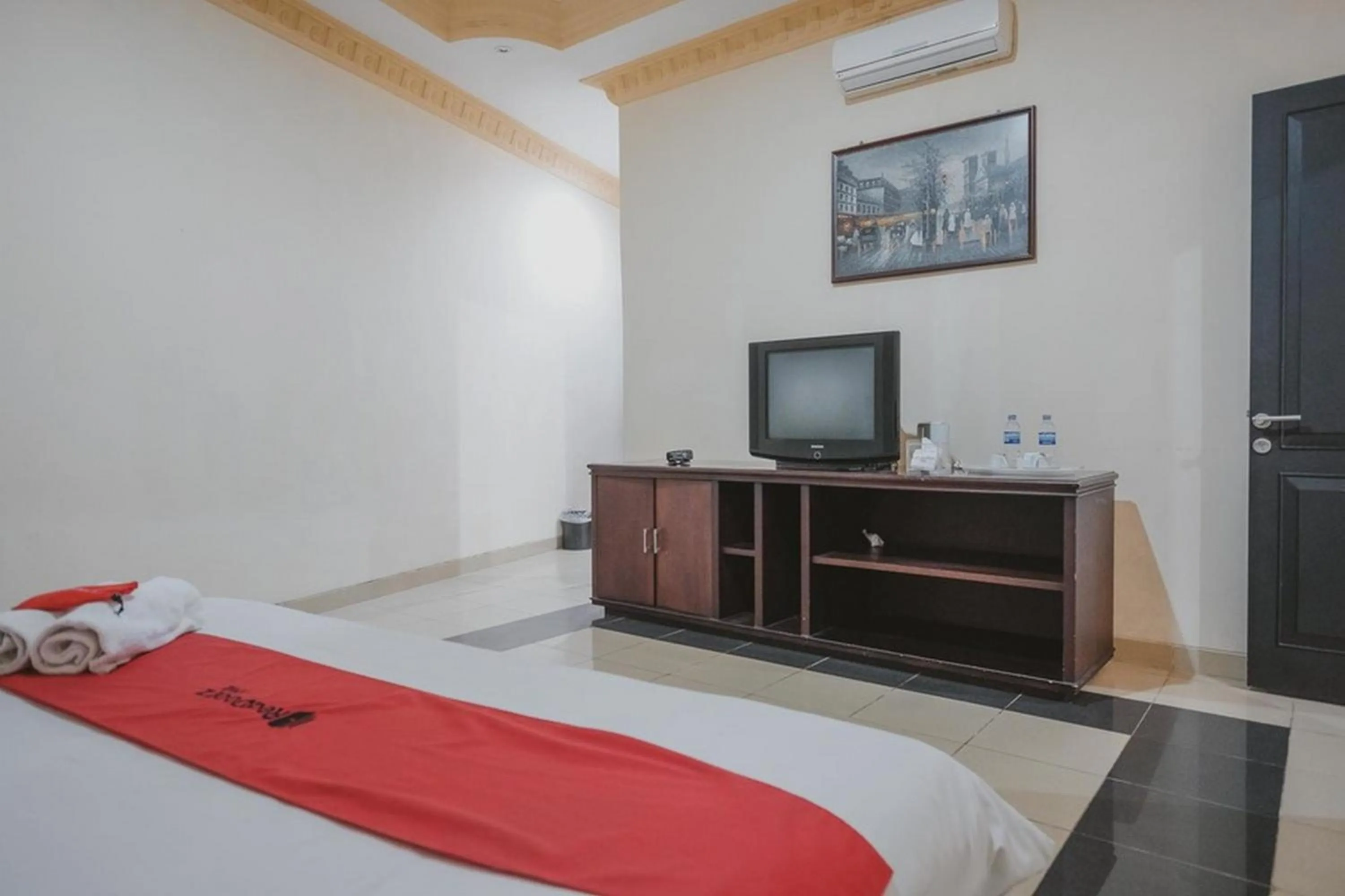 Bedroom, Bed in RedDoorz Premium @ Jalan Pal 10 Jambi