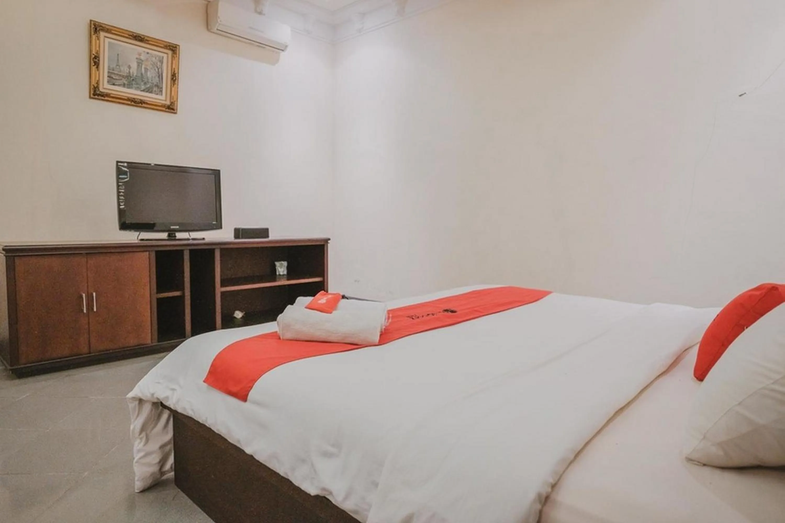 Bedroom, Bed in RedDoorz Premium @ Jalan Pal 10 Jambi