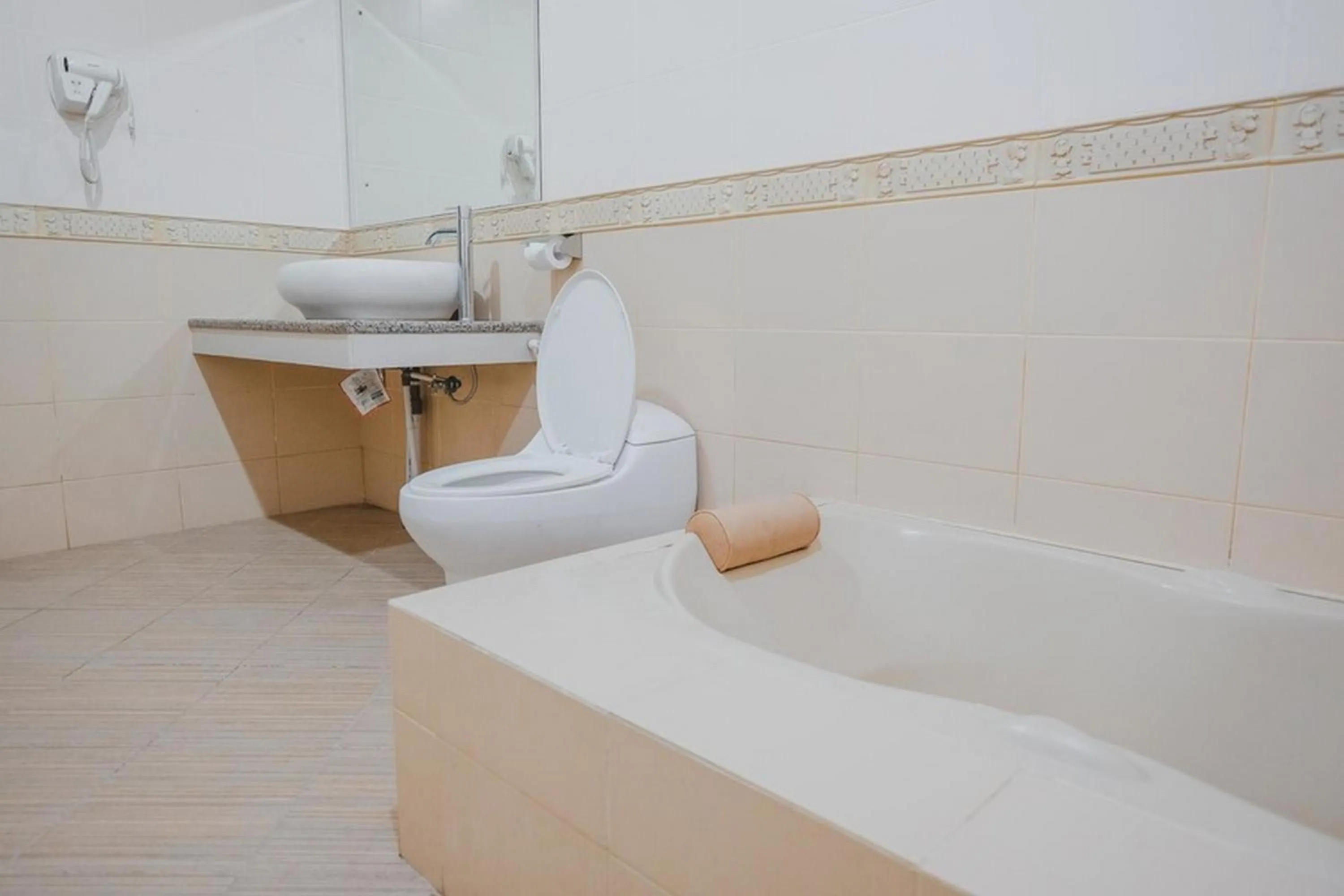 Bathroom in RedDoorz Premium @ Jalan Pal 10 Jambi