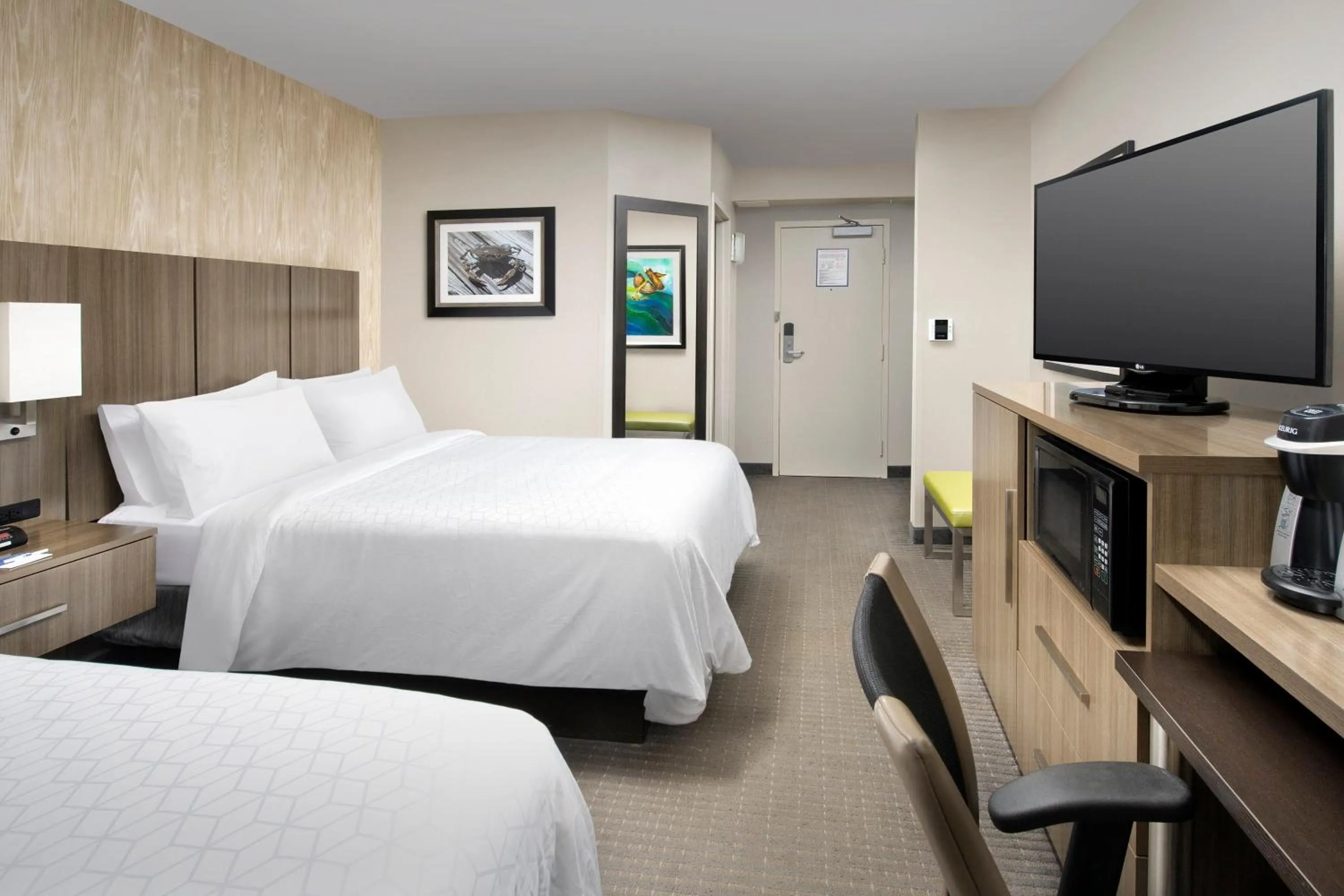 Photo of the whole room, Bed in Holiday Inn Express & Suites Annapolis by IHG