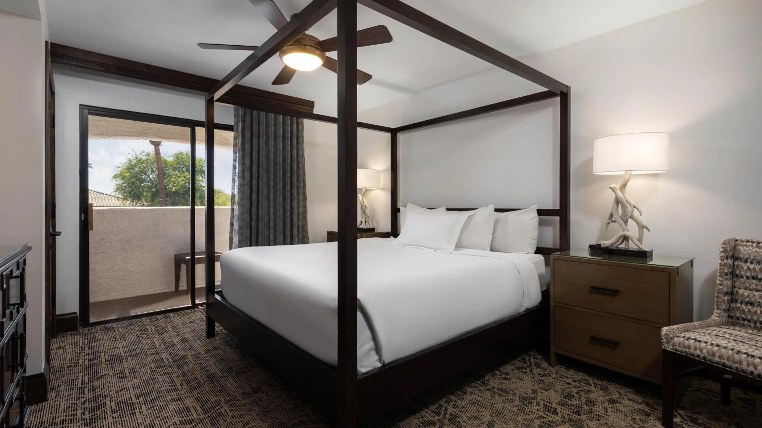 Photo of the whole room, Bed in Holiday Inn Club Vacations Scottsdale Resort