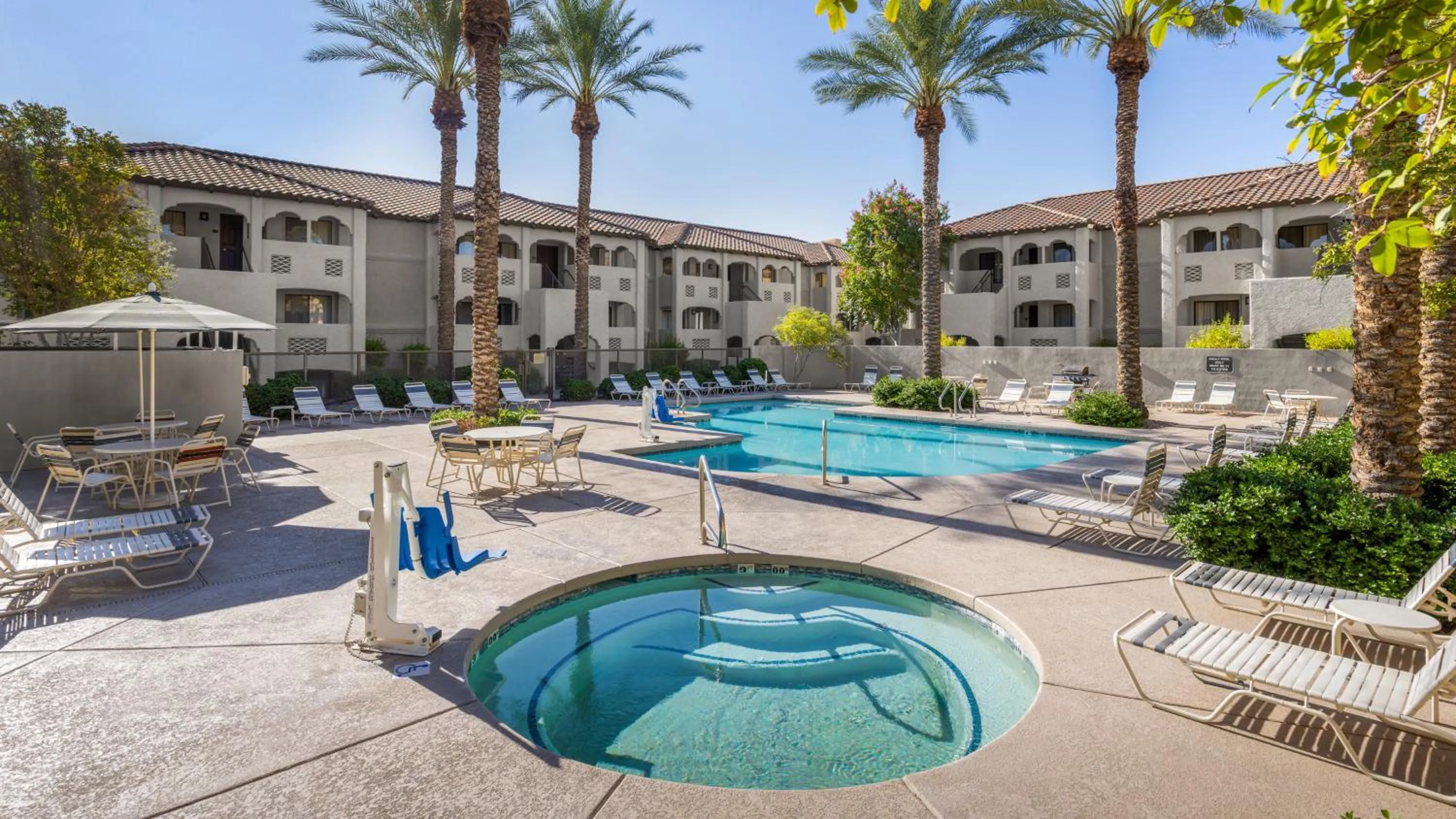 Swimming pool in Holiday Inn Club Vacations Scottsdale Resort