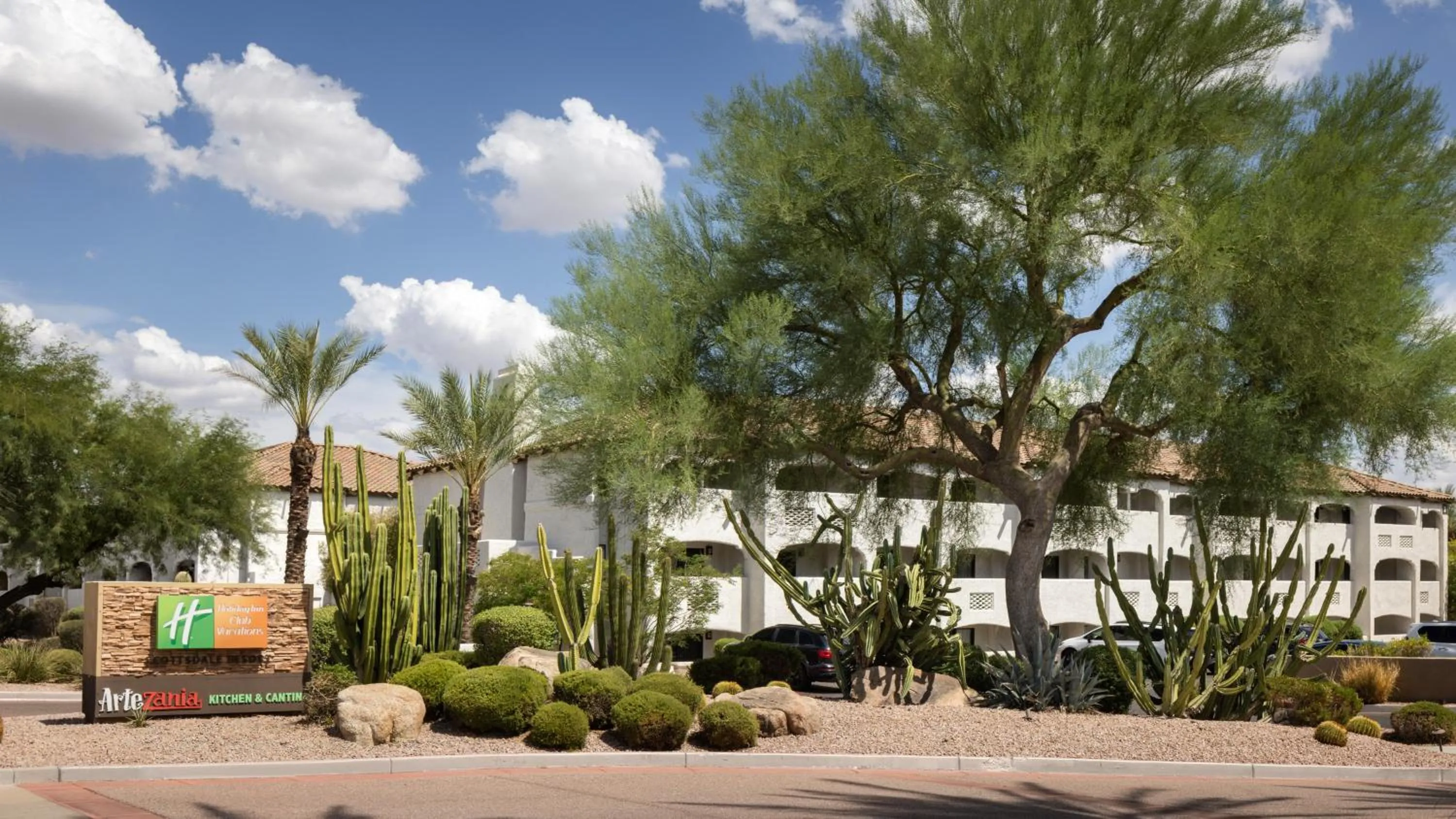 Property building in Holiday Inn Club Vacations Scottsdale Resort
