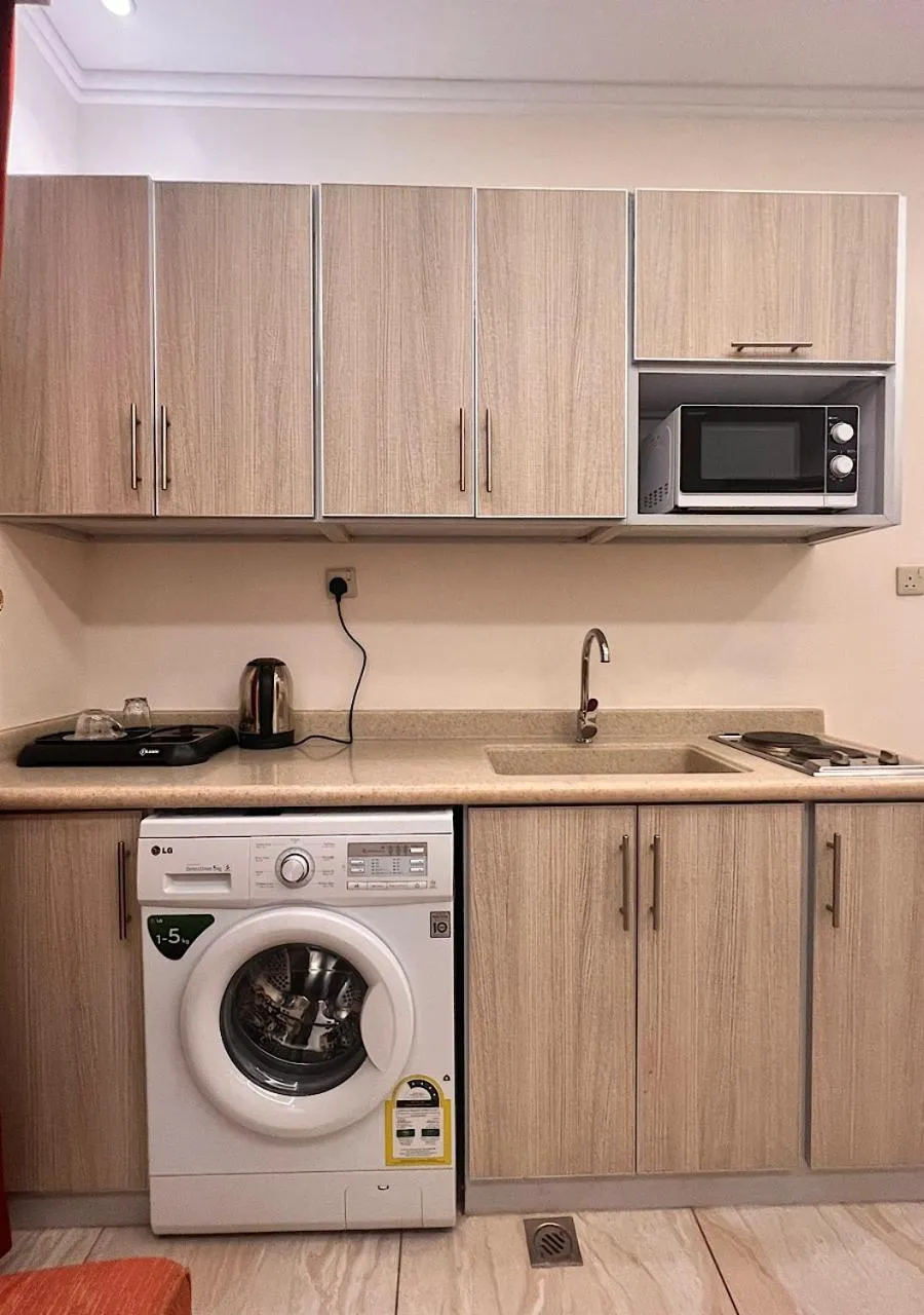 Kitchen or kitchenette in Hayat Al Rose Hotel Appartment