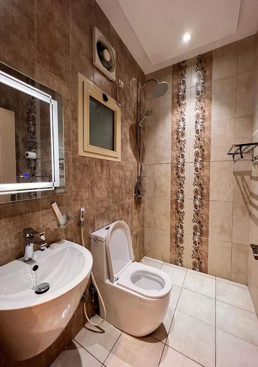 Toilet in Hayat Al Rose Hotel Appartment