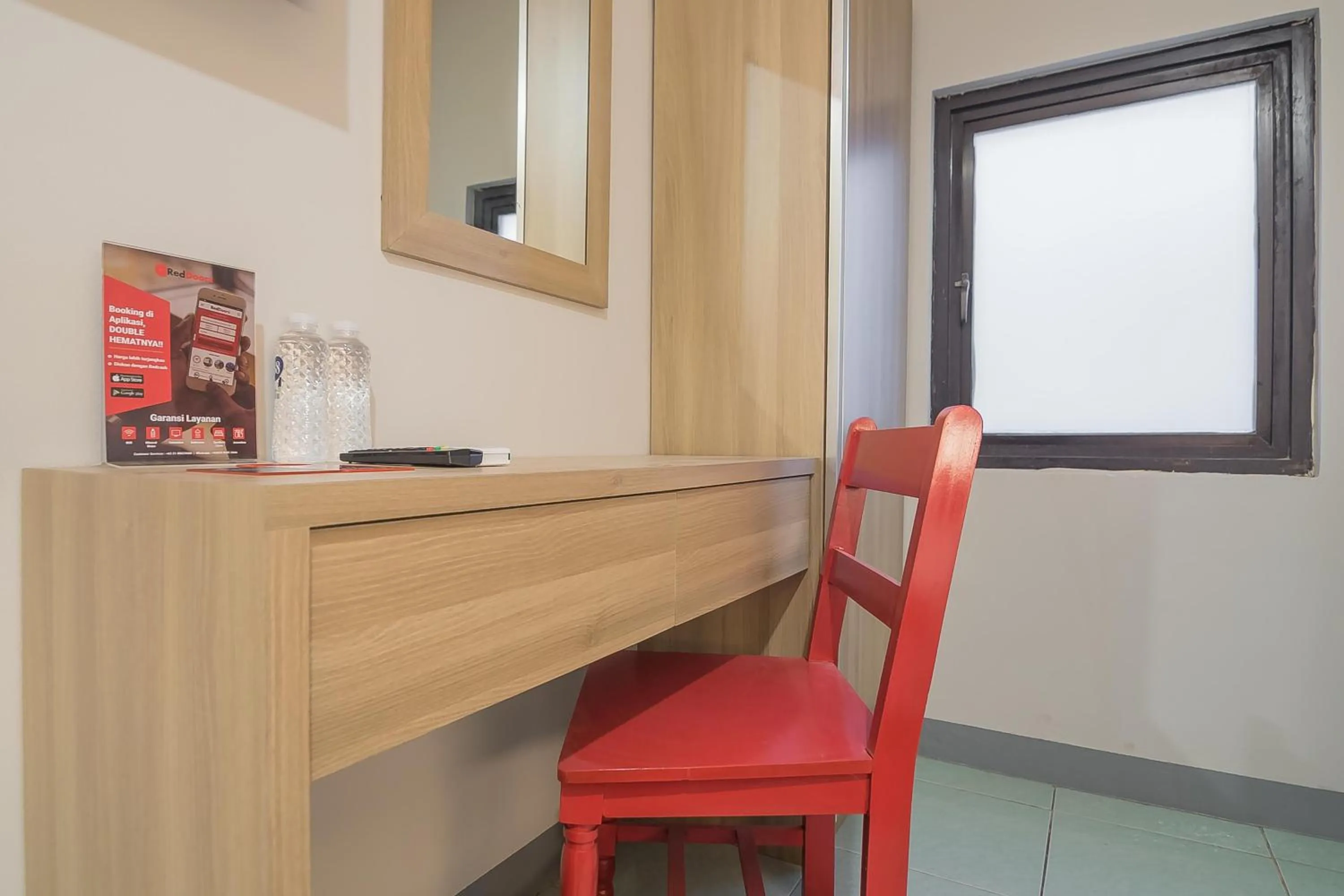 Lobby or reception in RedDoorz @ Kiaracondong