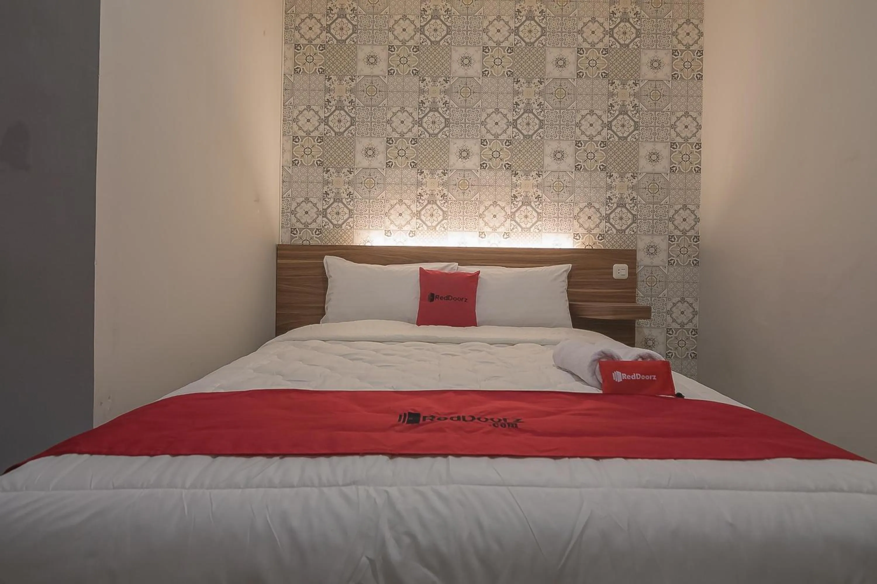 Bedroom, Bed in RedDoorz @ Kiaracondong