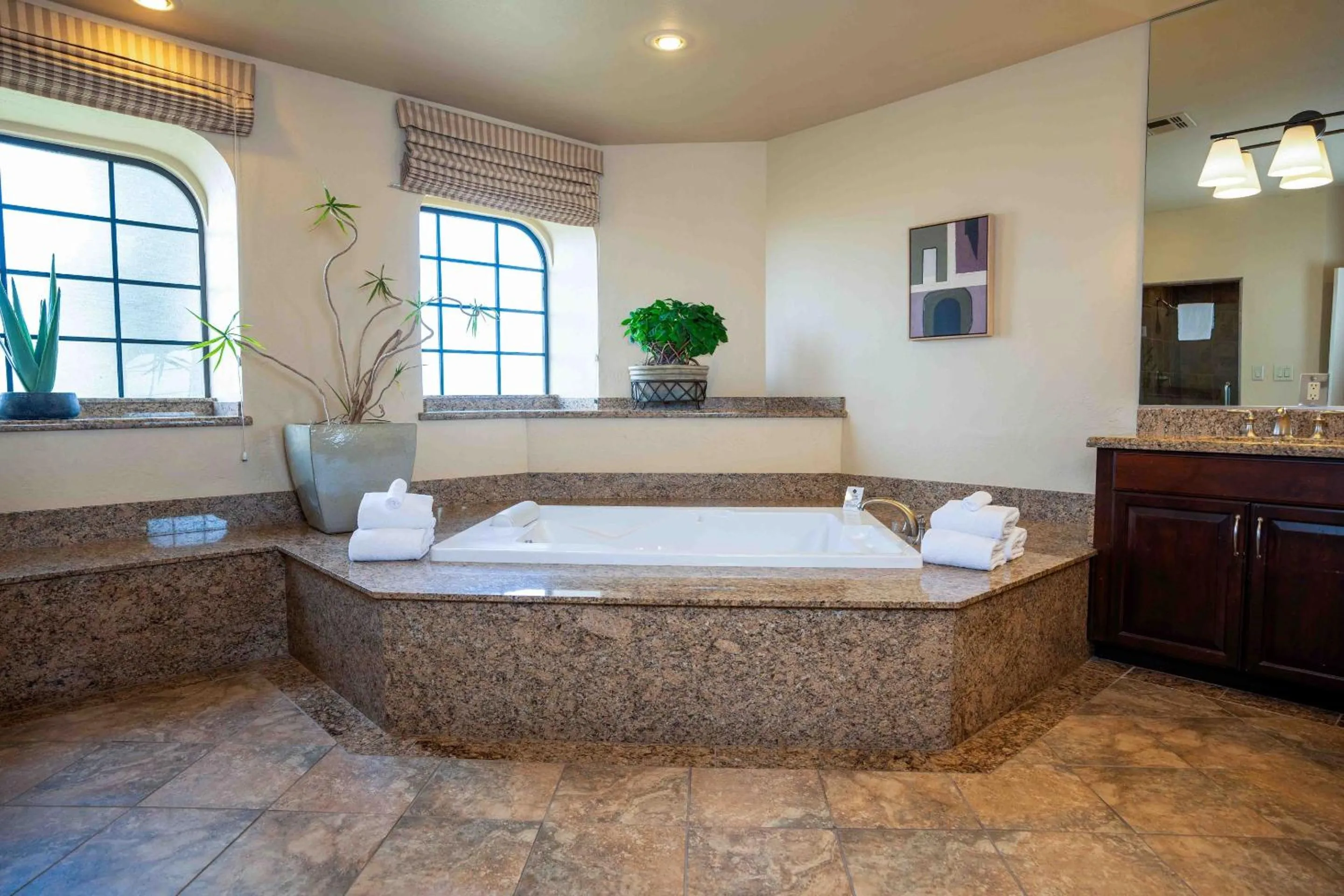 Photo of the whole room in Kimpton Miralina coming soon - Scottsdale Plaza Resort