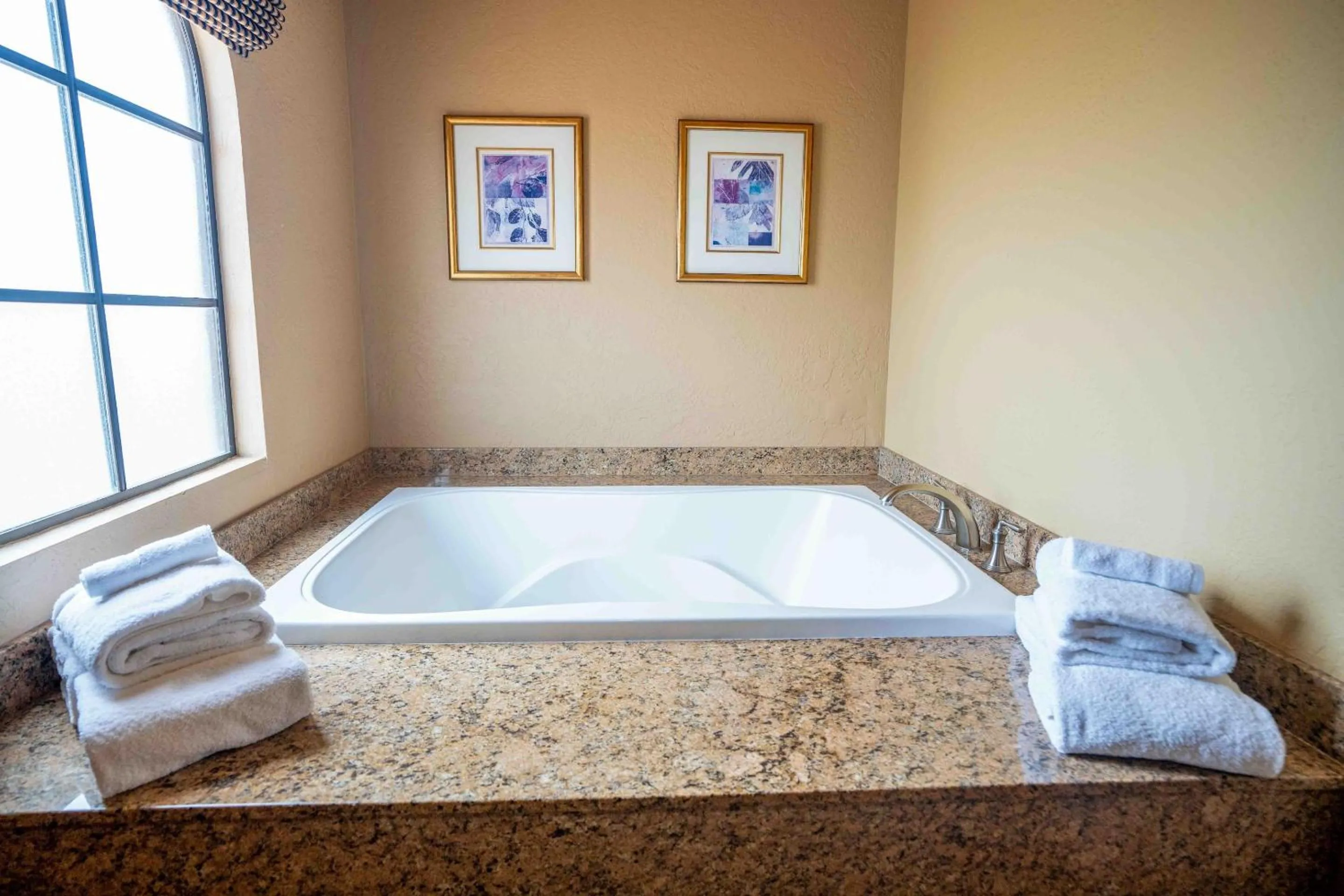 Photo of the whole room in Kimpton Miralina coming soon - Scottsdale Plaza Resort