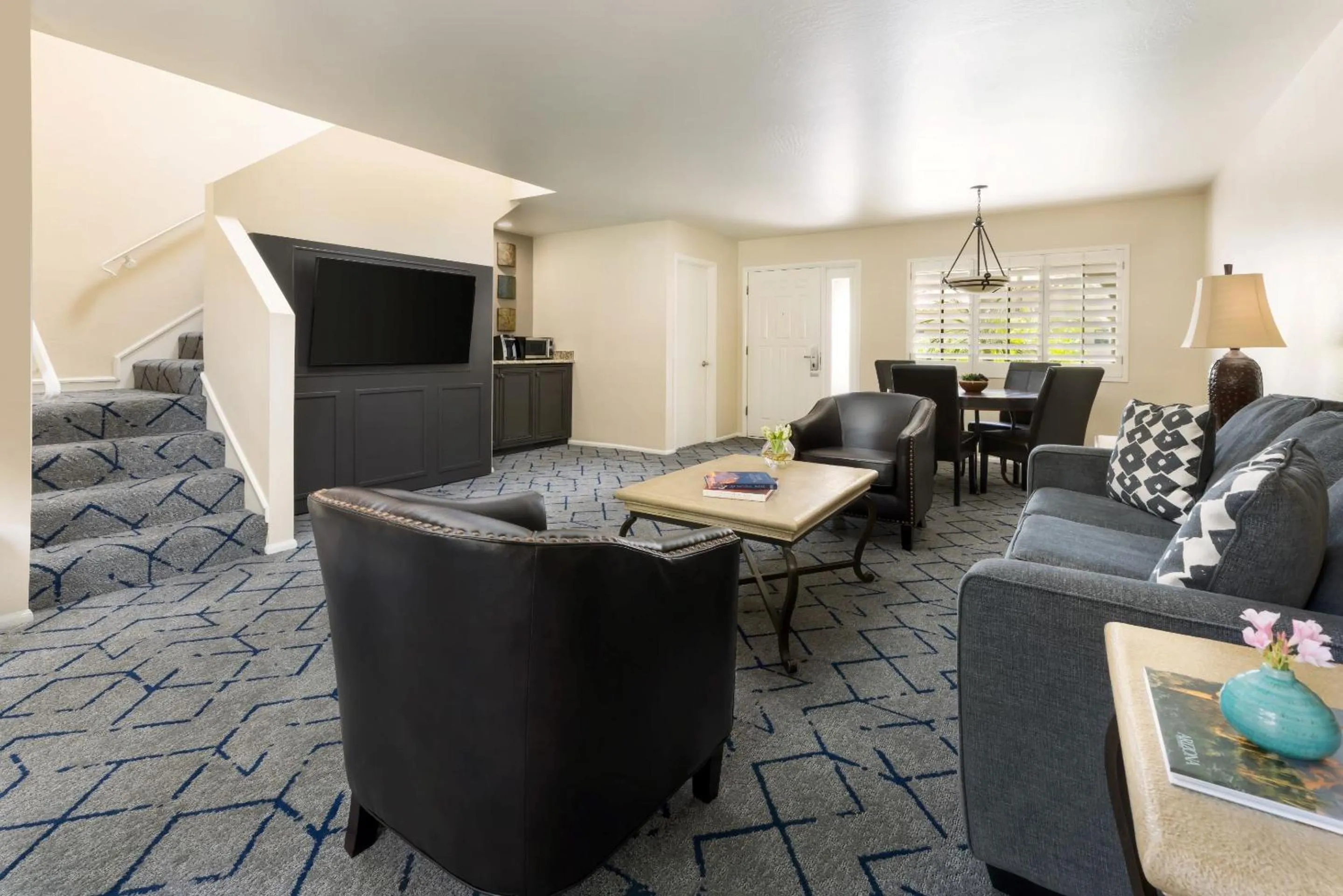 Photo of the whole room in Kimpton Miralina coming soon - Scottsdale Plaza Resort