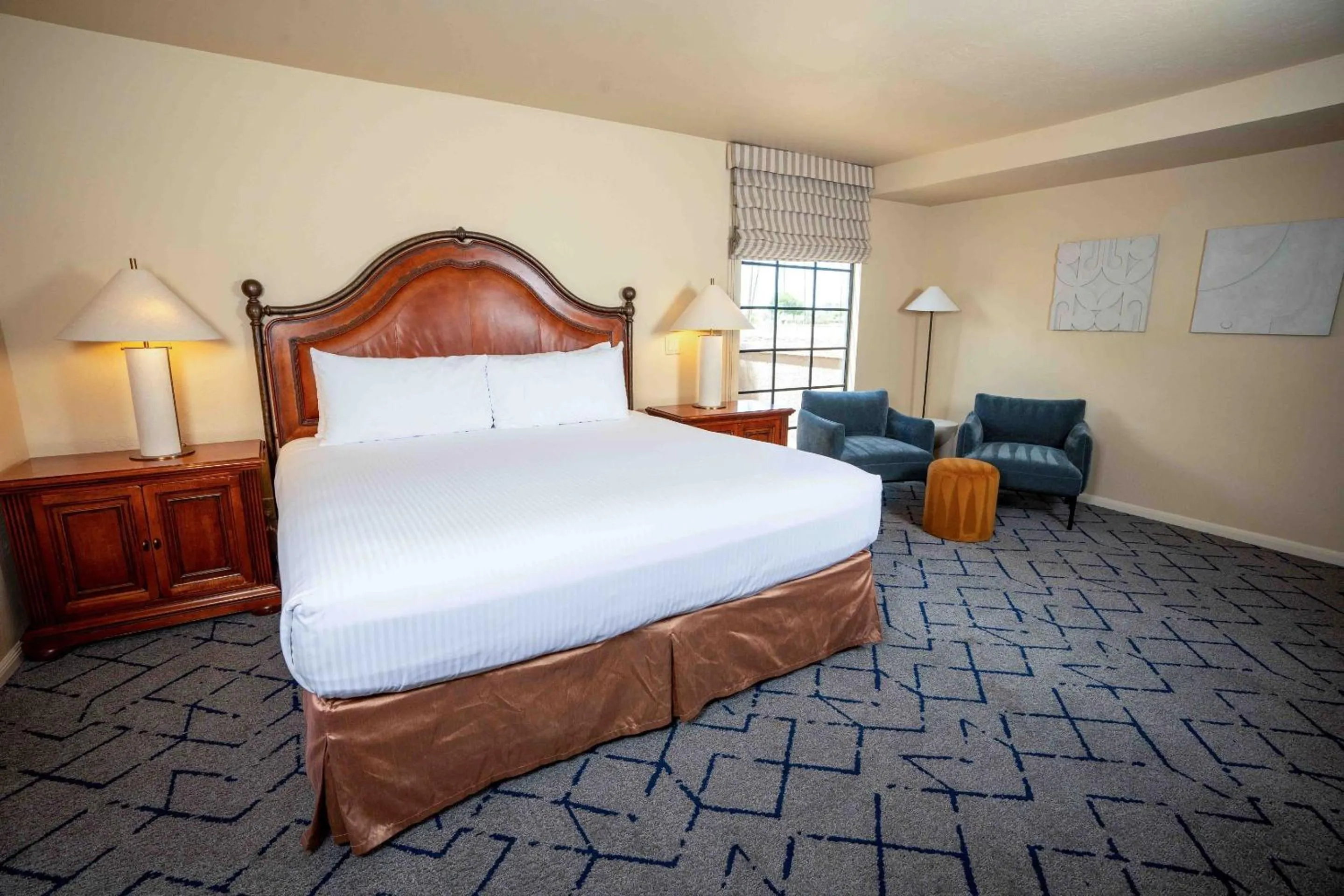 Photo of the whole room, Bed in Kimpton Miralina coming soon - Scottsdale Plaza Resort