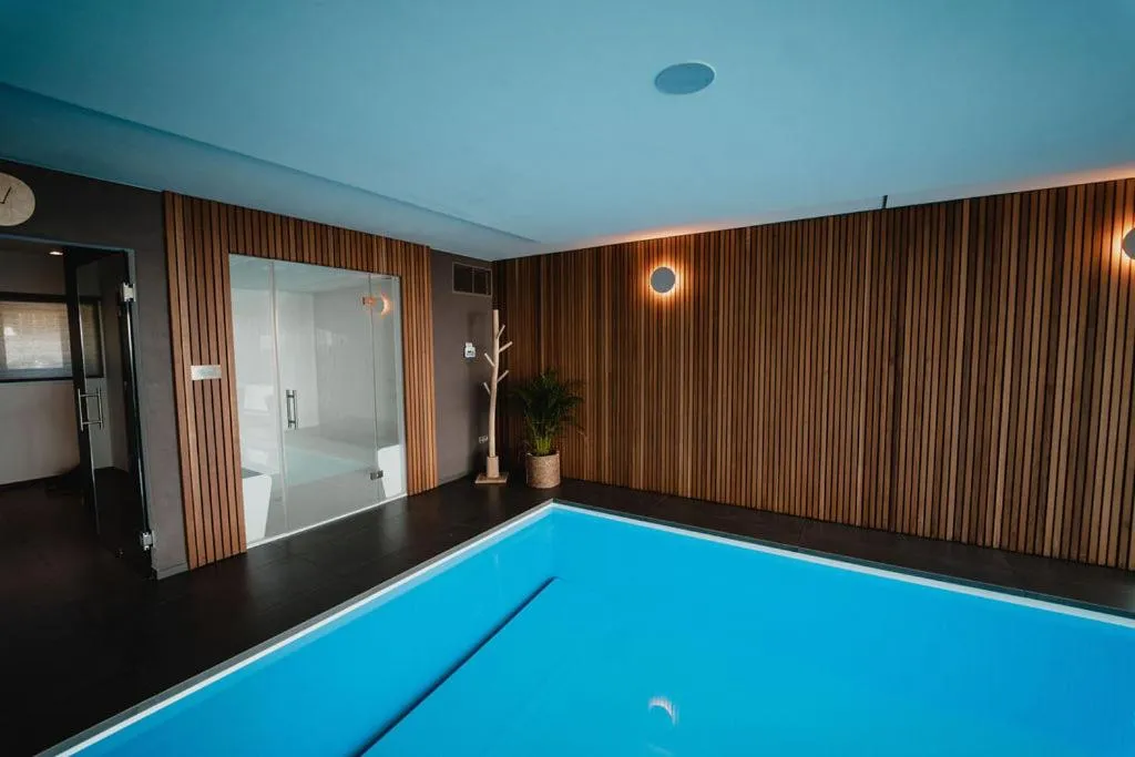 Swimming pool in LES 7 MEUSES - Restaurant & Hébergements HÔTELIERS - INSOLITES - WELLNESS - GÎTES