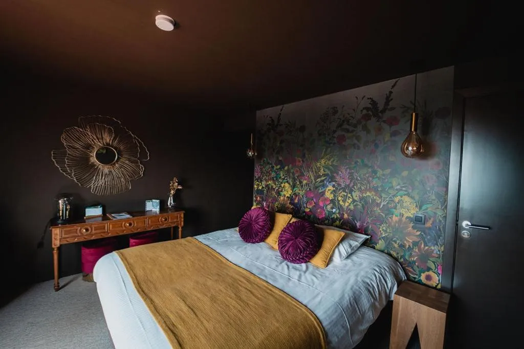 Bed in LES 7 MEUSES - Restaurant & Hébergements HÔTELIERS - INSOLITES - WELLNESS - GÎTES