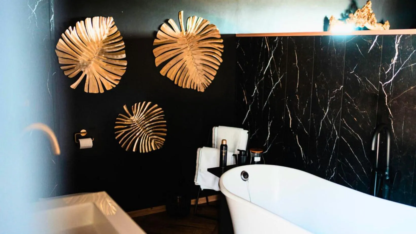 LES 7 MEUSES - Restaurant & Hébergements HÔTELIERS - INSOLITES - WELLNESS - GÎTES