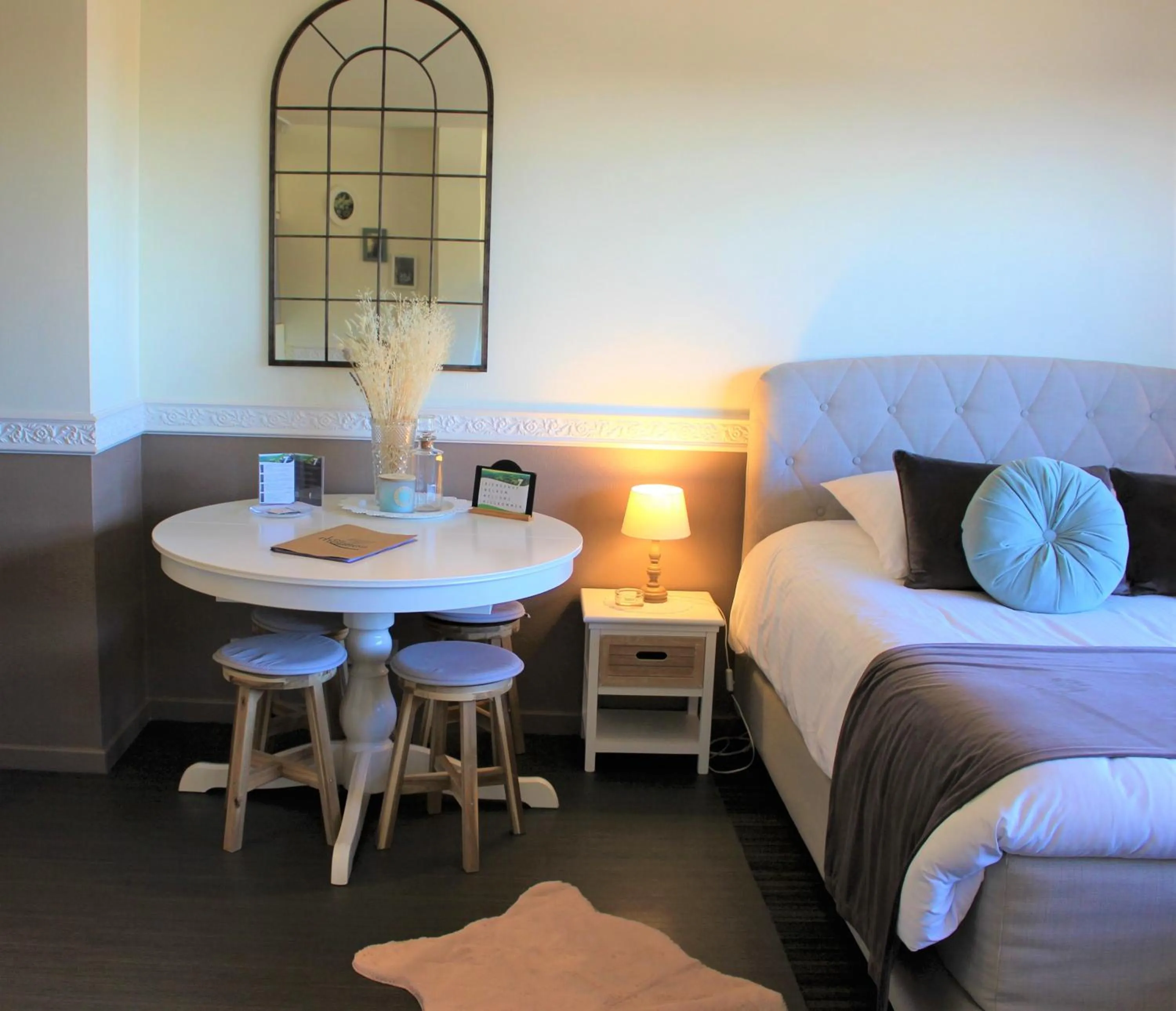 Photo of the whole room, Bed in LES 7 MEUSES - Restaurant & Hébergements HÔTELIERS - INSOLITES - WELLNESS - GÎTES