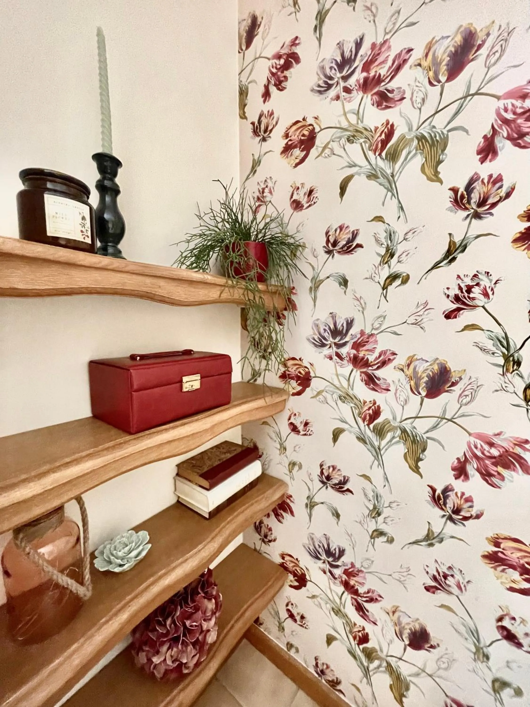 wardrobe in LES 7 MEUSES - Restaurant & Hébergements HÔTELIERS - INSOLITES - WELLNESS - GÎTES