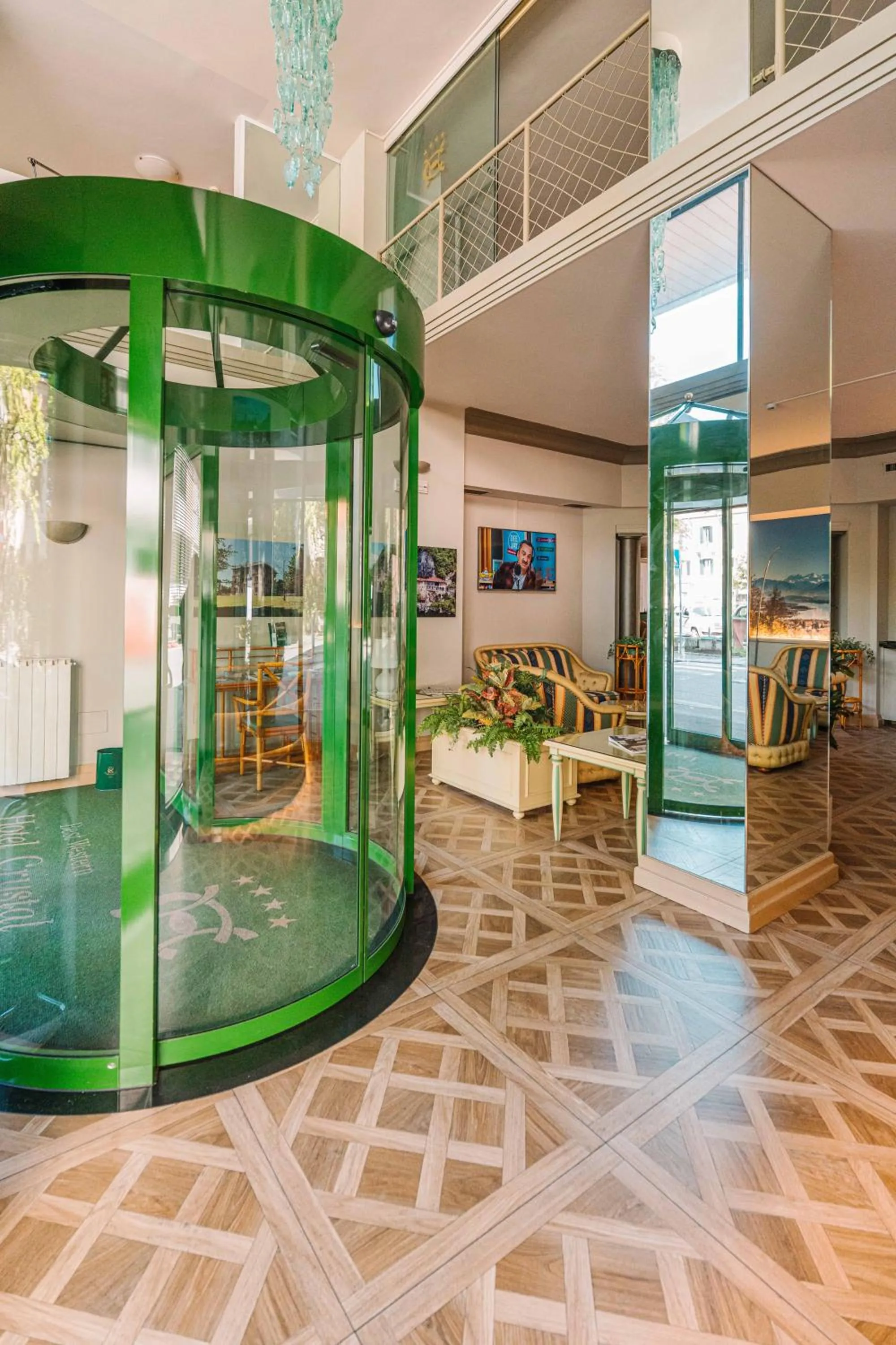 Facade/entrance in Crystal Hotel Varese