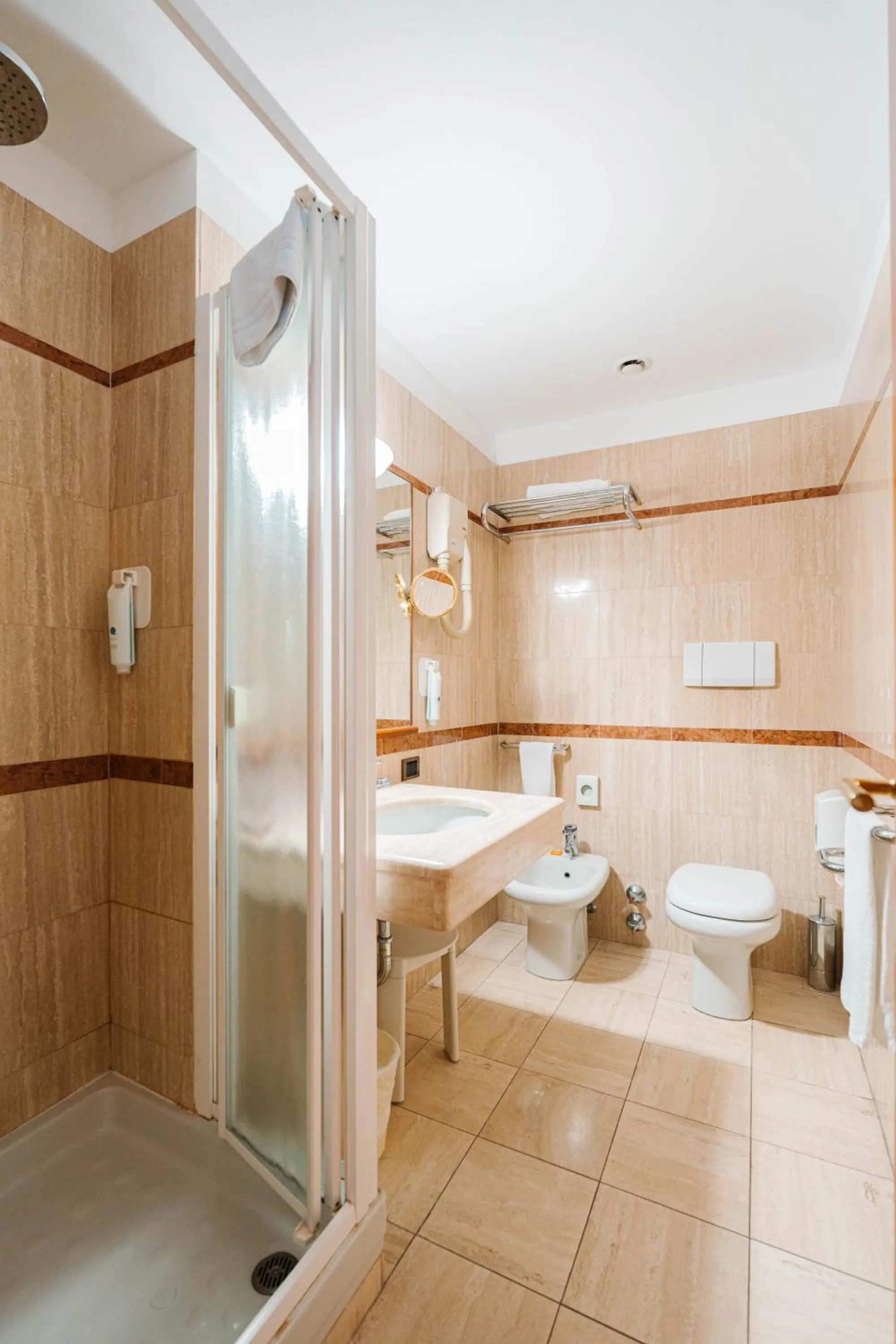 Shower in Crystal Hotel Varese