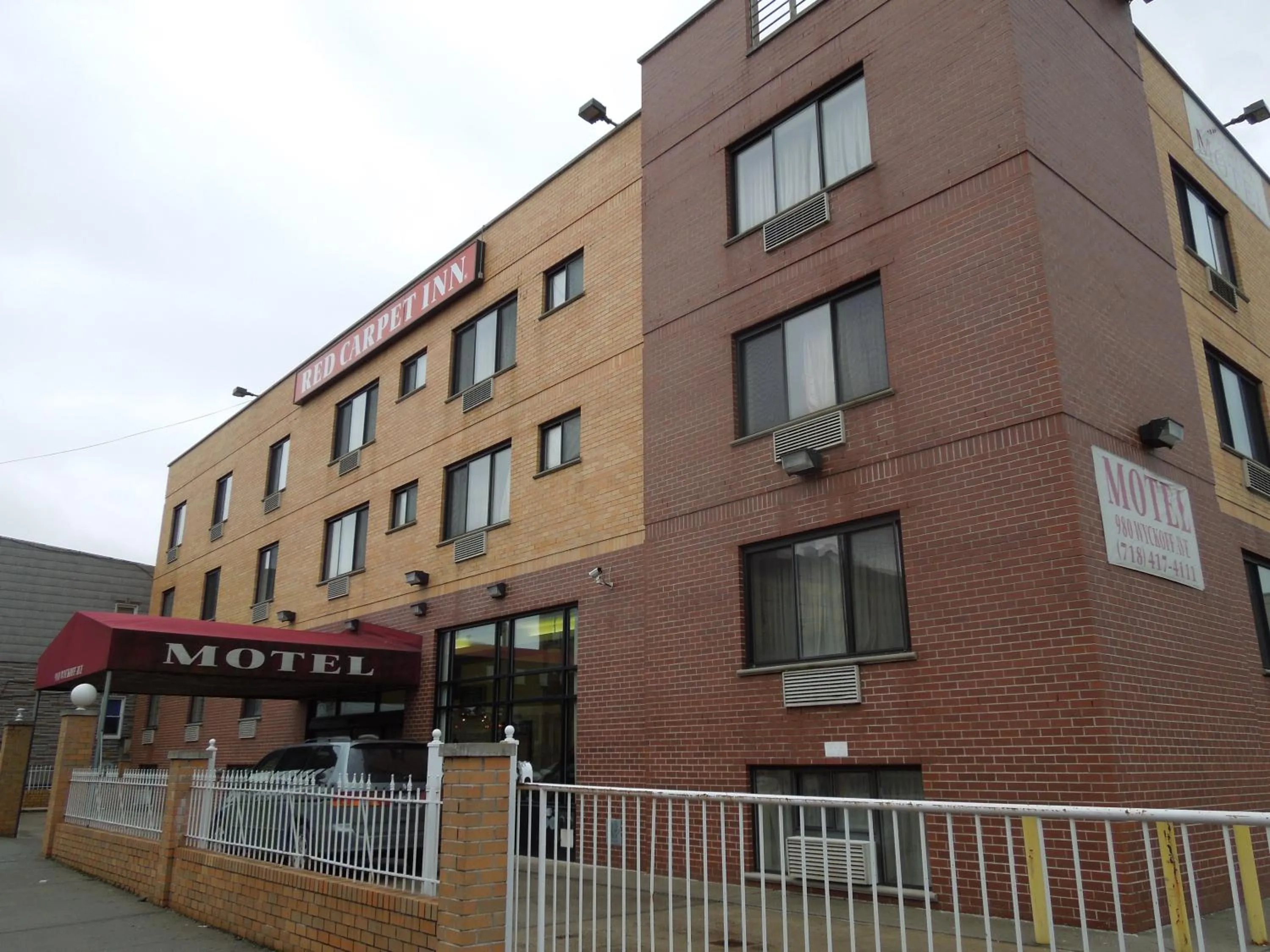 Facade/entrance in Red Carpet Inn Brooklyn
