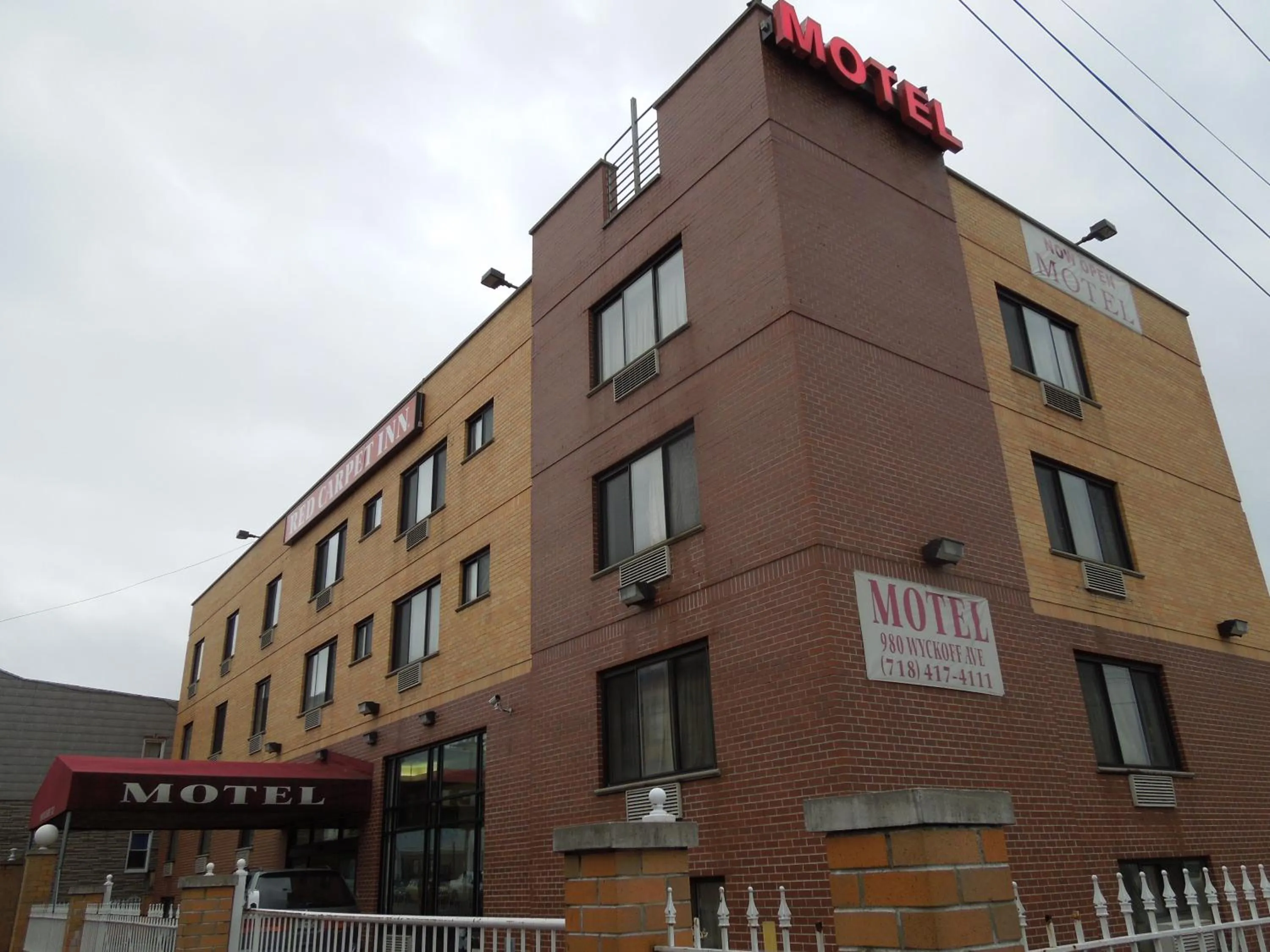Facade/entrance in Red Carpet Inn Brooklyn