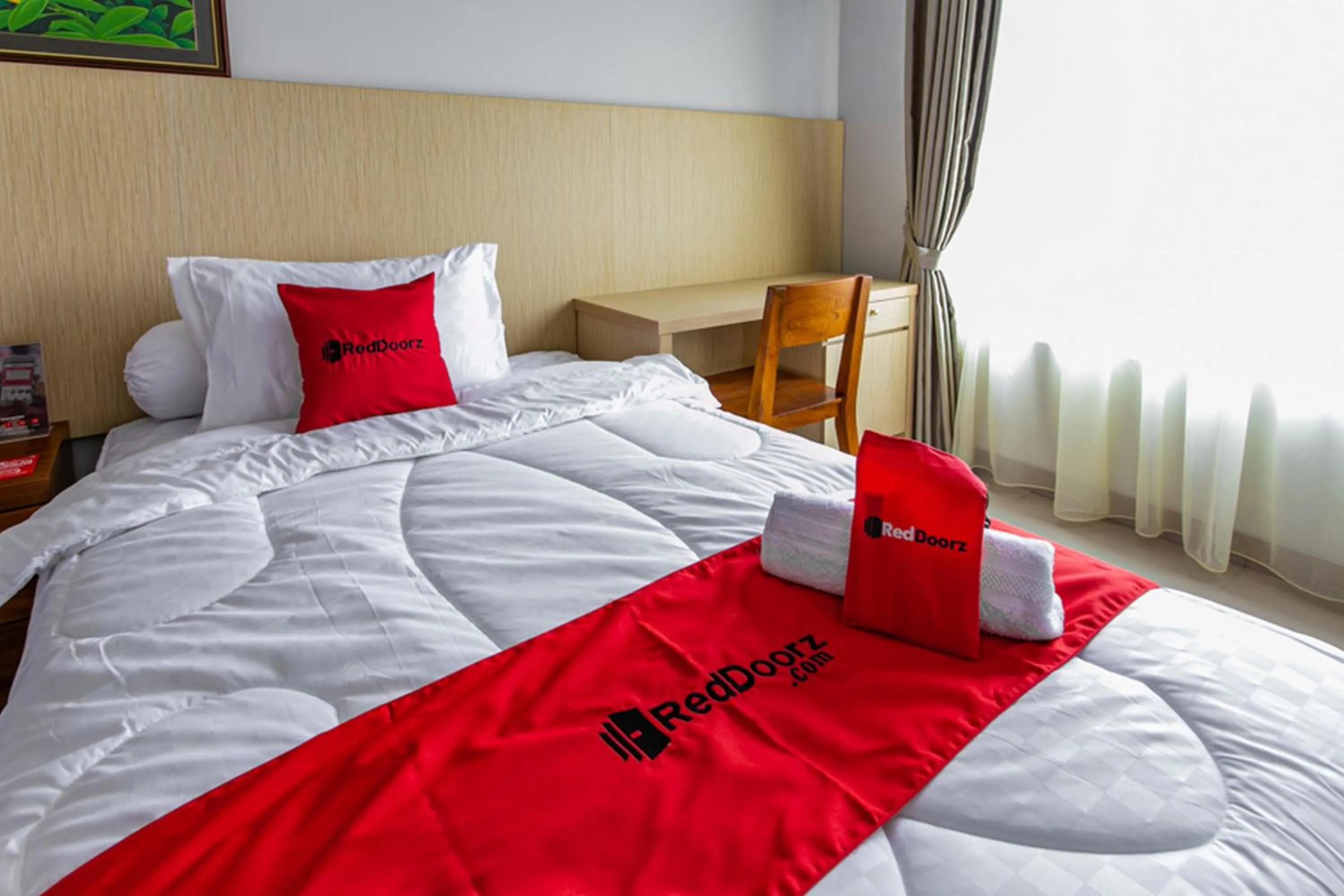 Bedroom, Bed in RedDoorz near Universitas Muhammadiyah Yogyakarta