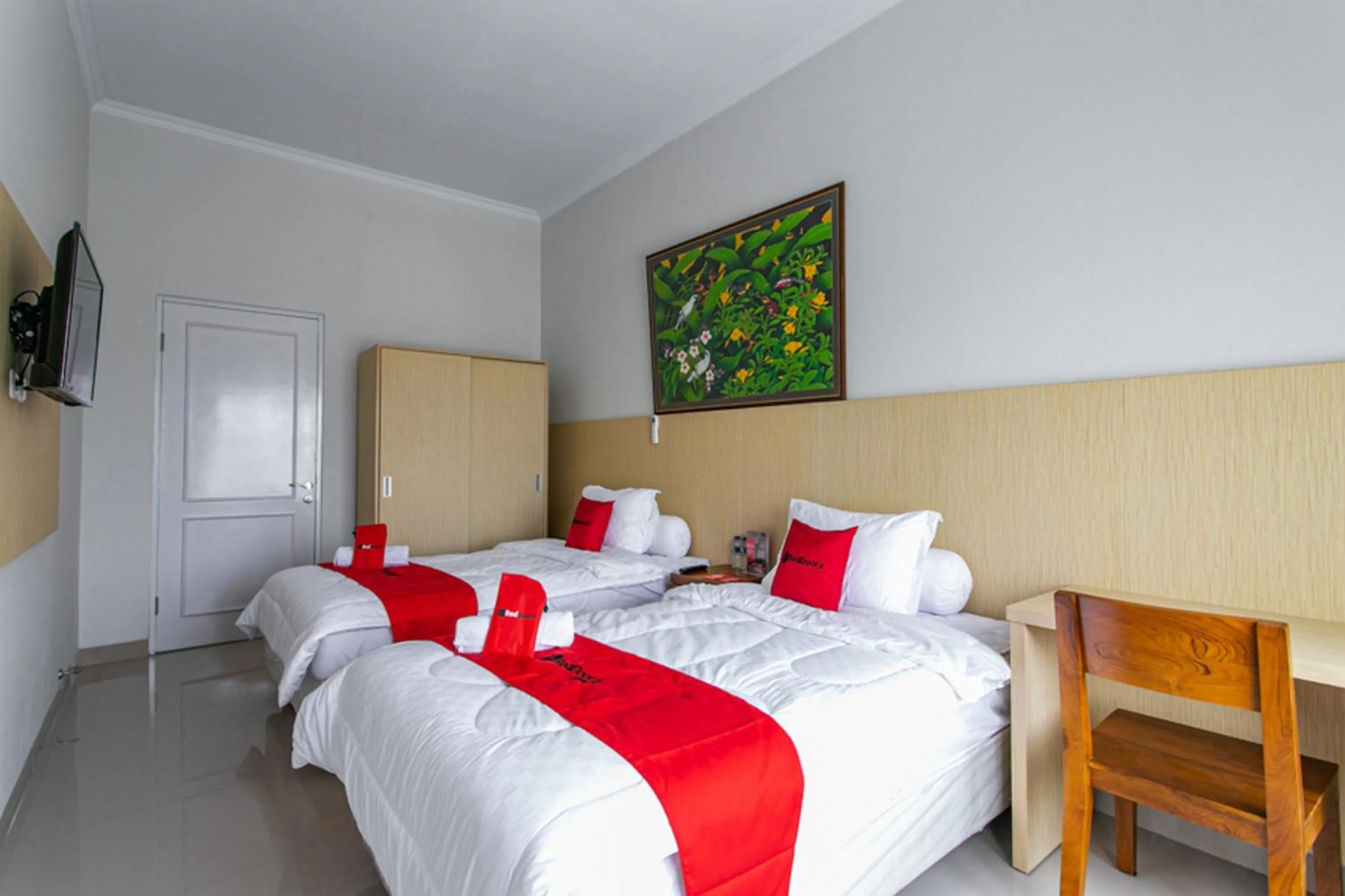 Bedroom, Bed in RedDoorz near Universitas Muhammadiyah Yogyakarta