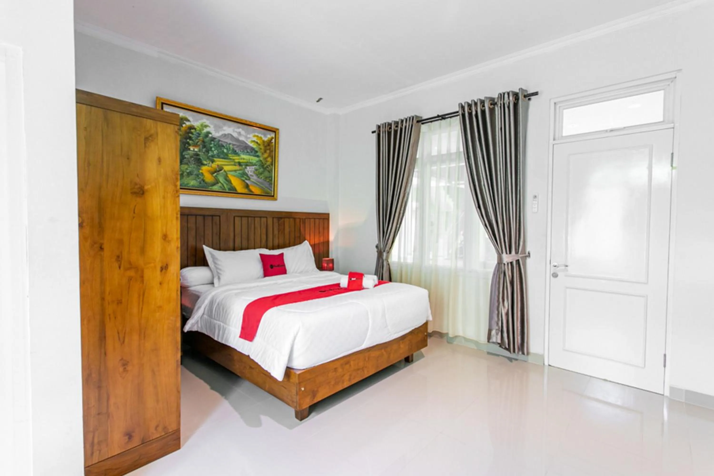 Bedroom, Bed in RedDoorz near Universitas Muhammadiyah Yogyakarta