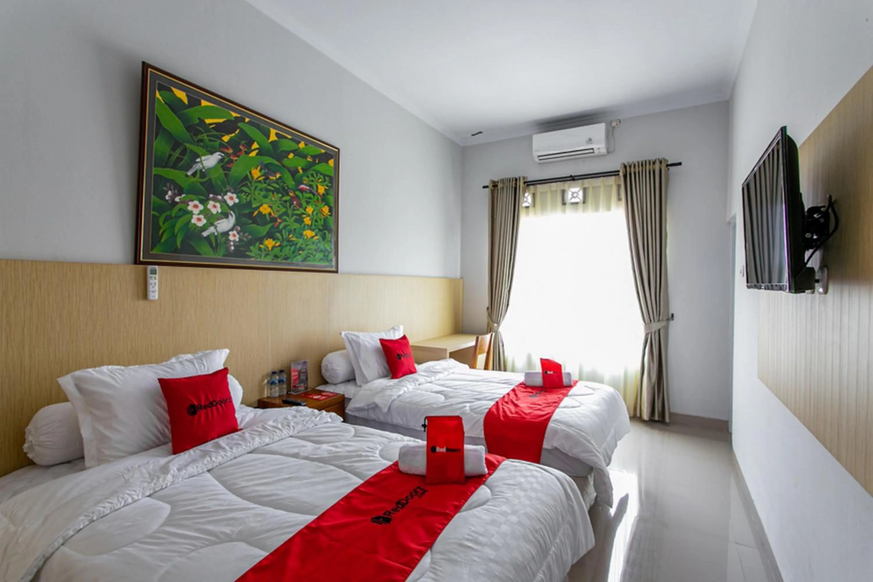 Bedroom, Bed in RedDoorz near Universitas Muhammadiyah Yogyakarta