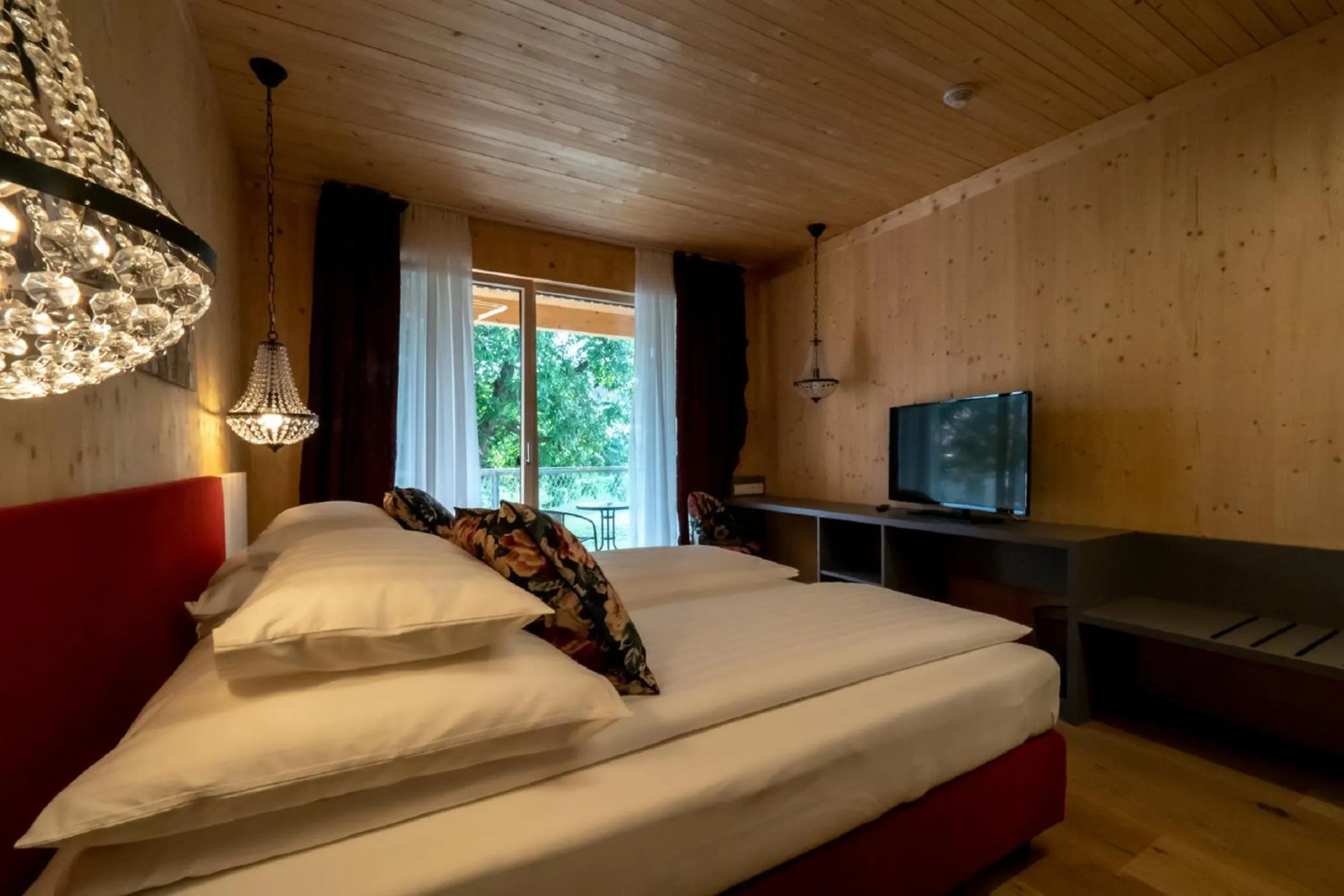 Bed in GästeHAUS & HOFladen Familie Öllerer