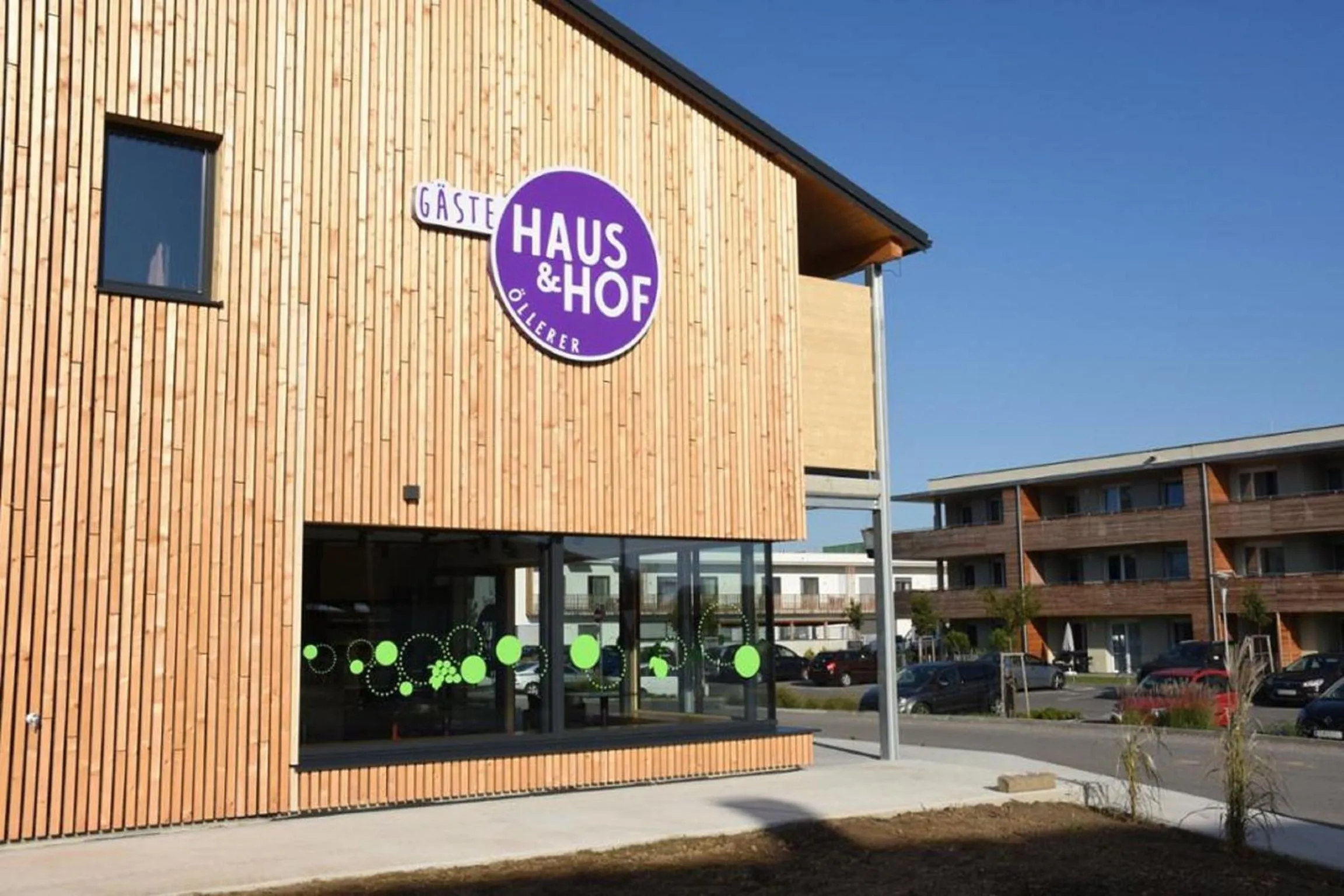 Property building in GästeHAUS & HOFladen Familie Öllerer