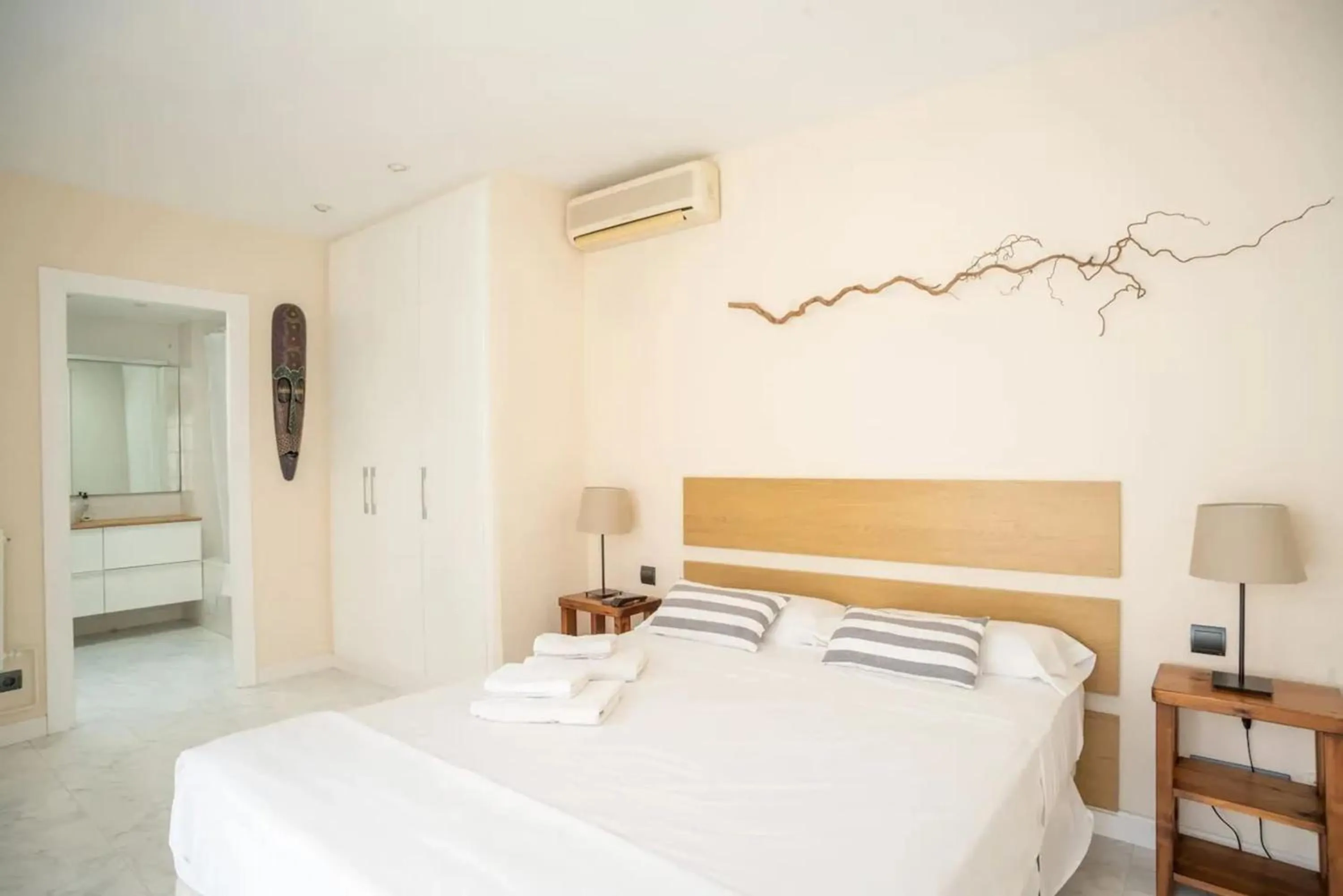 Bed in Comfortable House in Sitges with Shared Pool