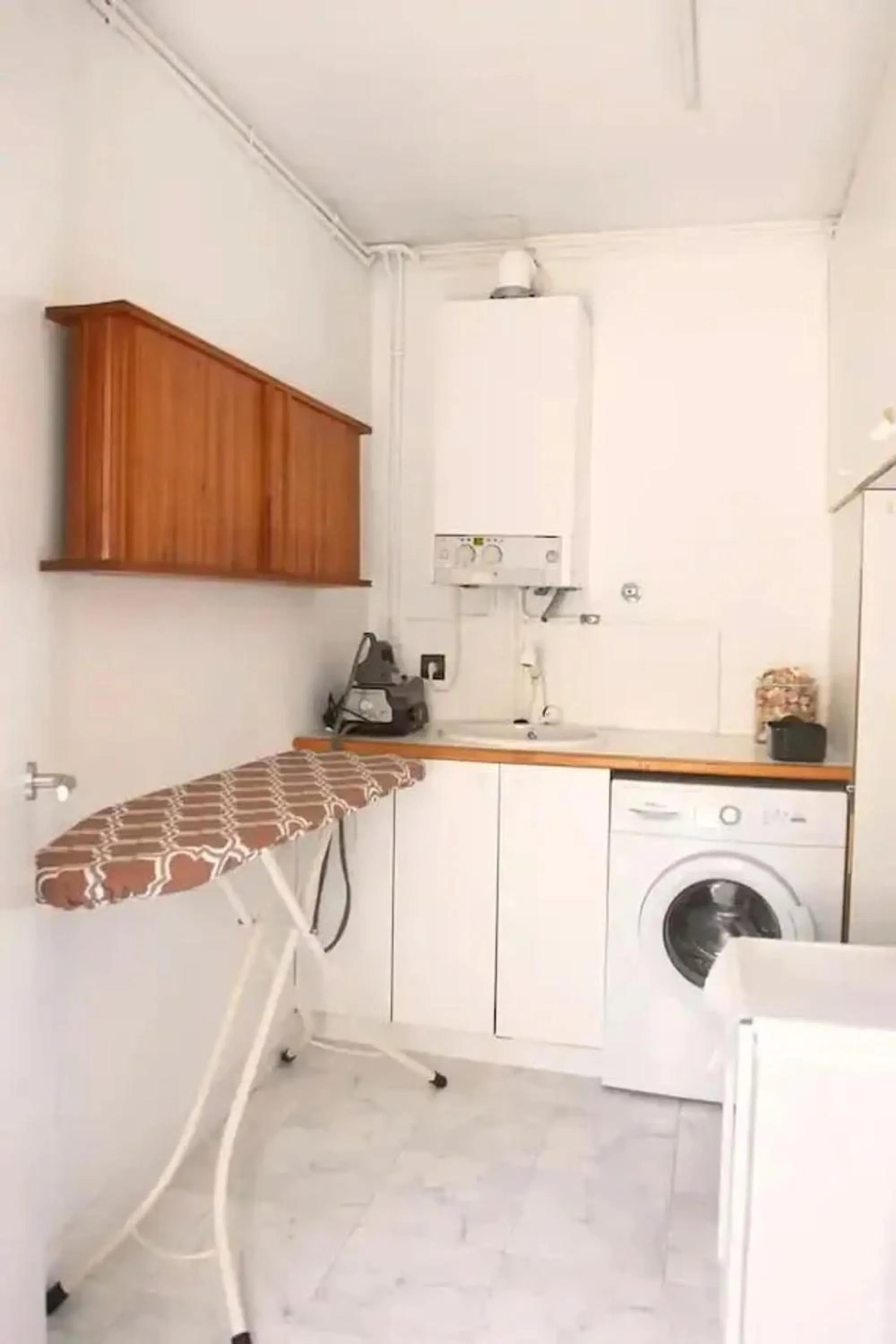 Kitchen or kitchenette in Comfortable House in Sitges with Shared Pool