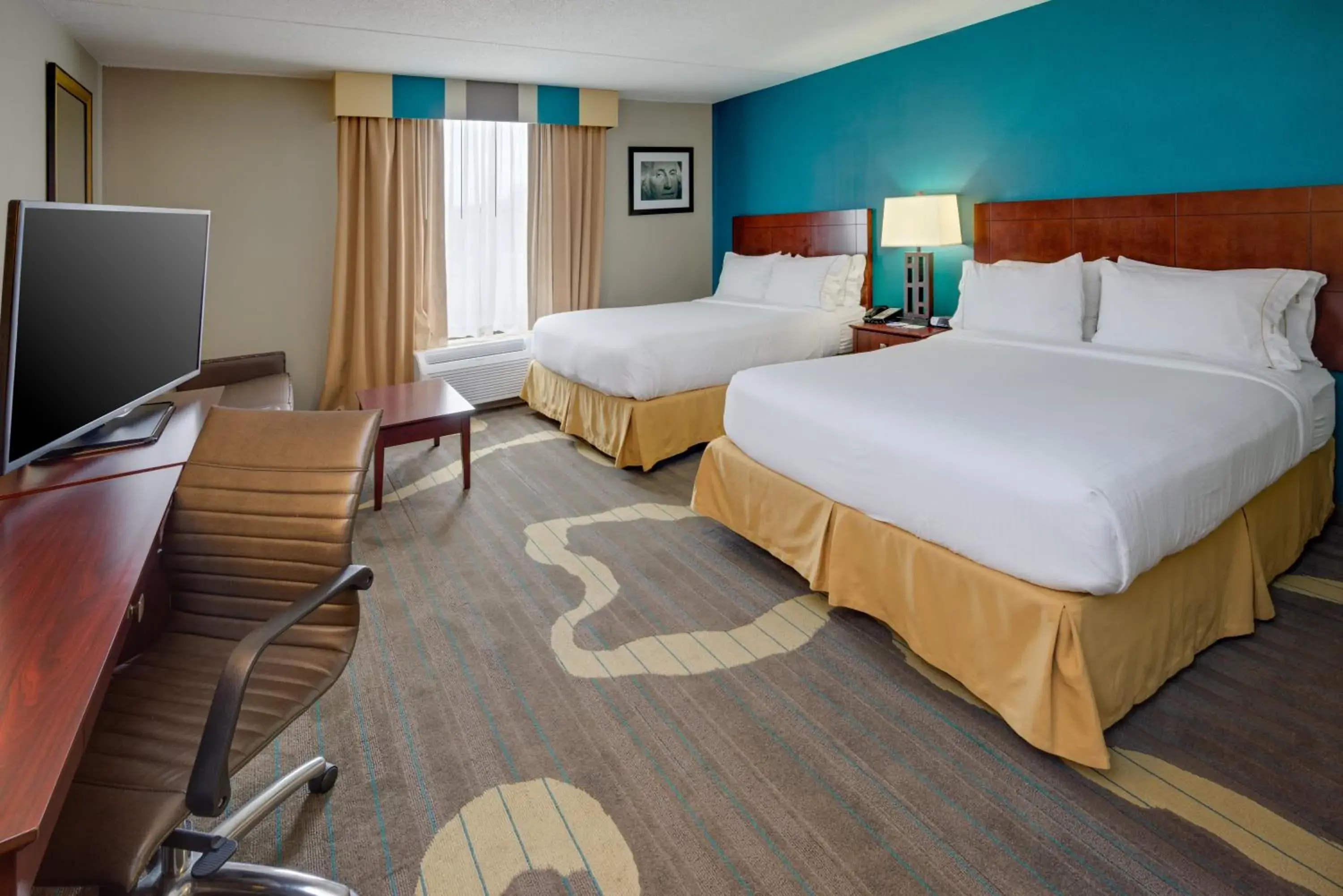 Standard Room with Two Queen Beds - single occupancy in Holiday Inn Express Washington DC East- Andrews AFB by IHG Standard Room with Two Queen Beds - single occupancy in Holiday Inn Express Washington DC East- Andrews AFB by IHG