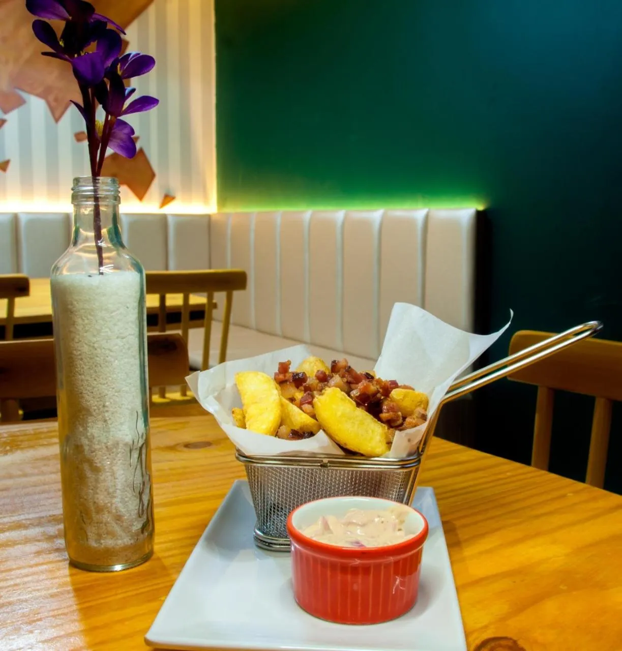 Restaurant/places to eat in Murano Center Hotel