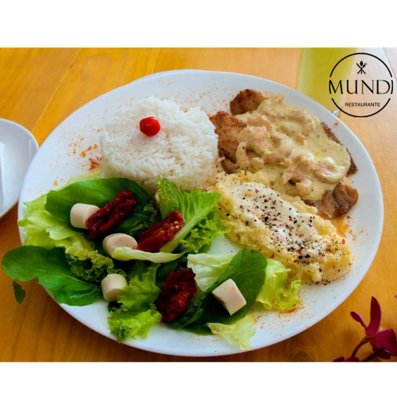 Restaurant/places to eat in Murano Center Hotel