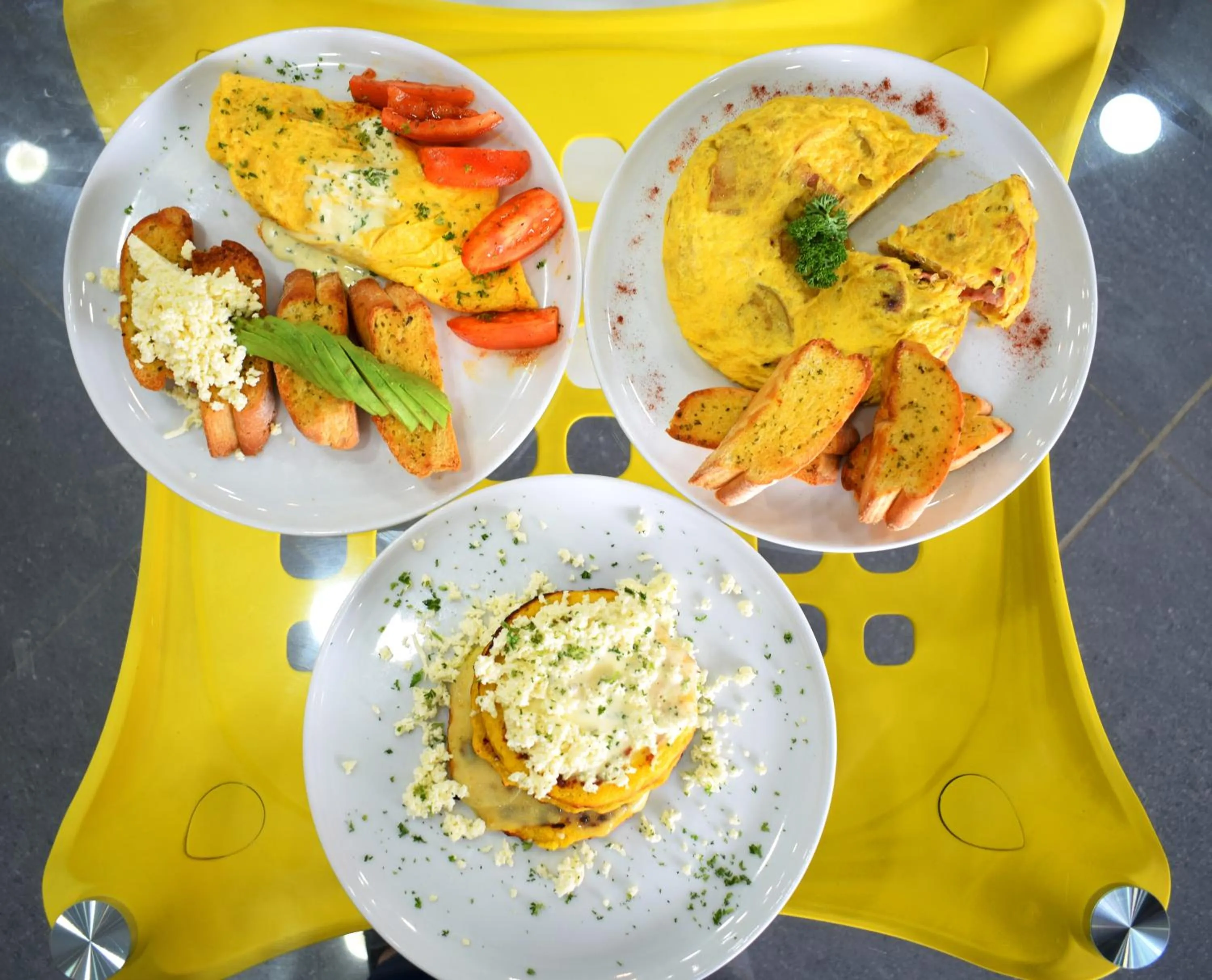 Breakfast in Luma Plaza Hotel