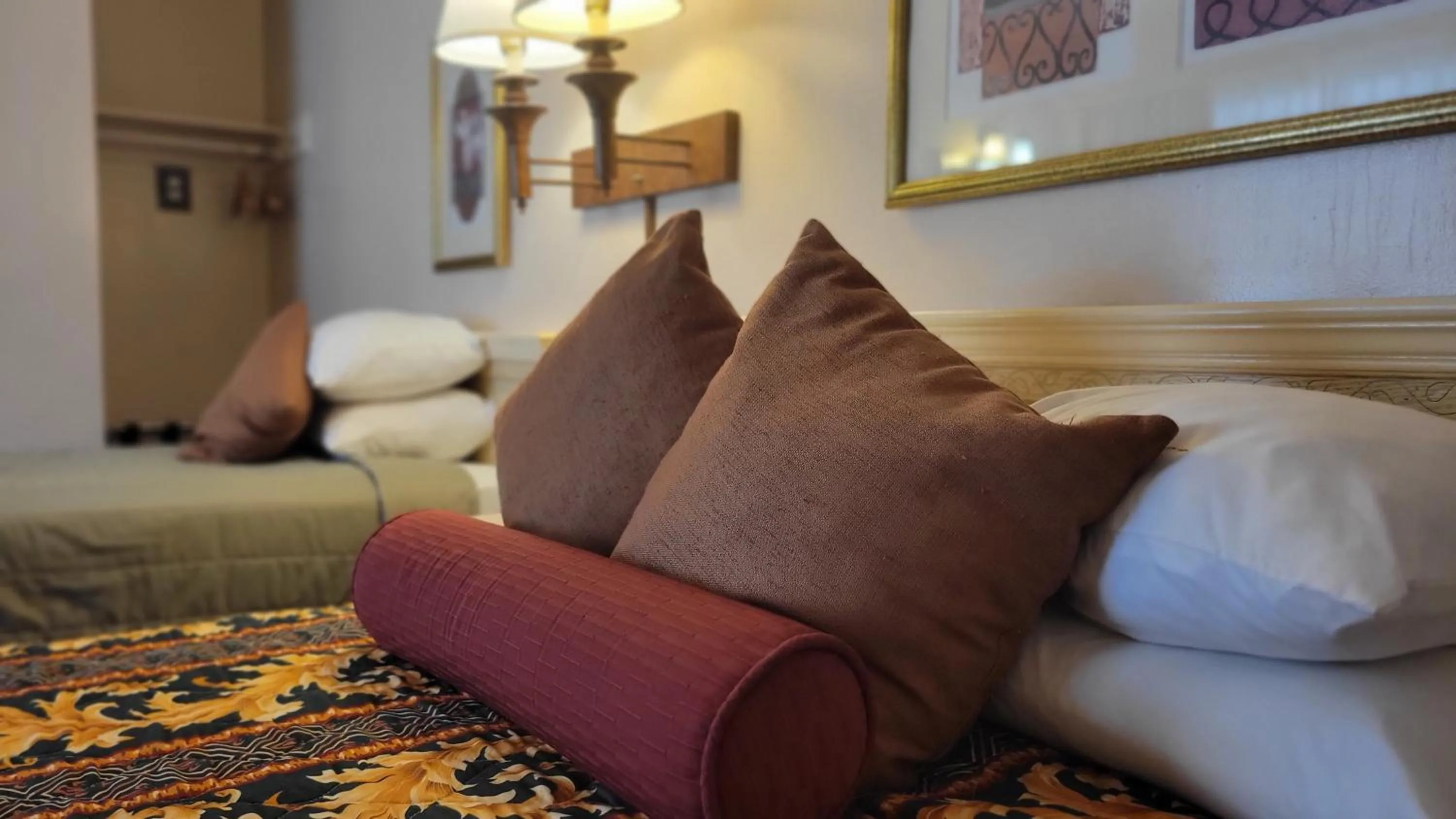 Bed in El Camino Inn