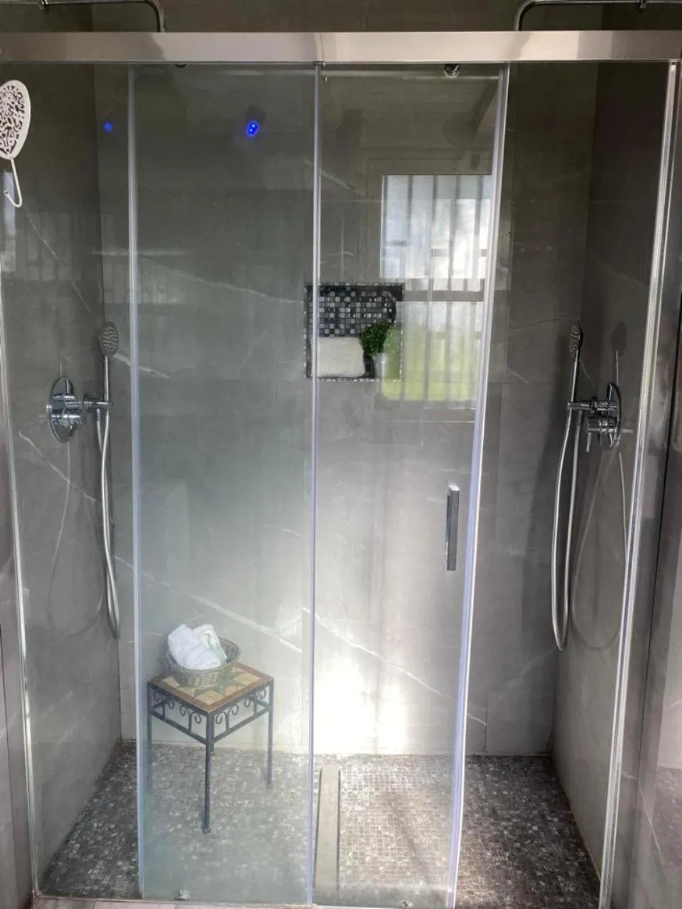 Shower in Oasi Del Fiumefreddo
