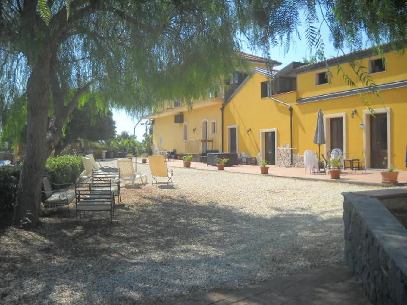 Property building in Oasi Del Fiumefreddo