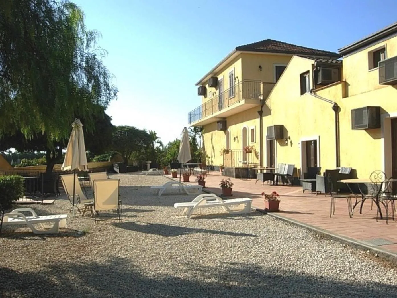 Property building in Oasi Del Fiumefreddo
