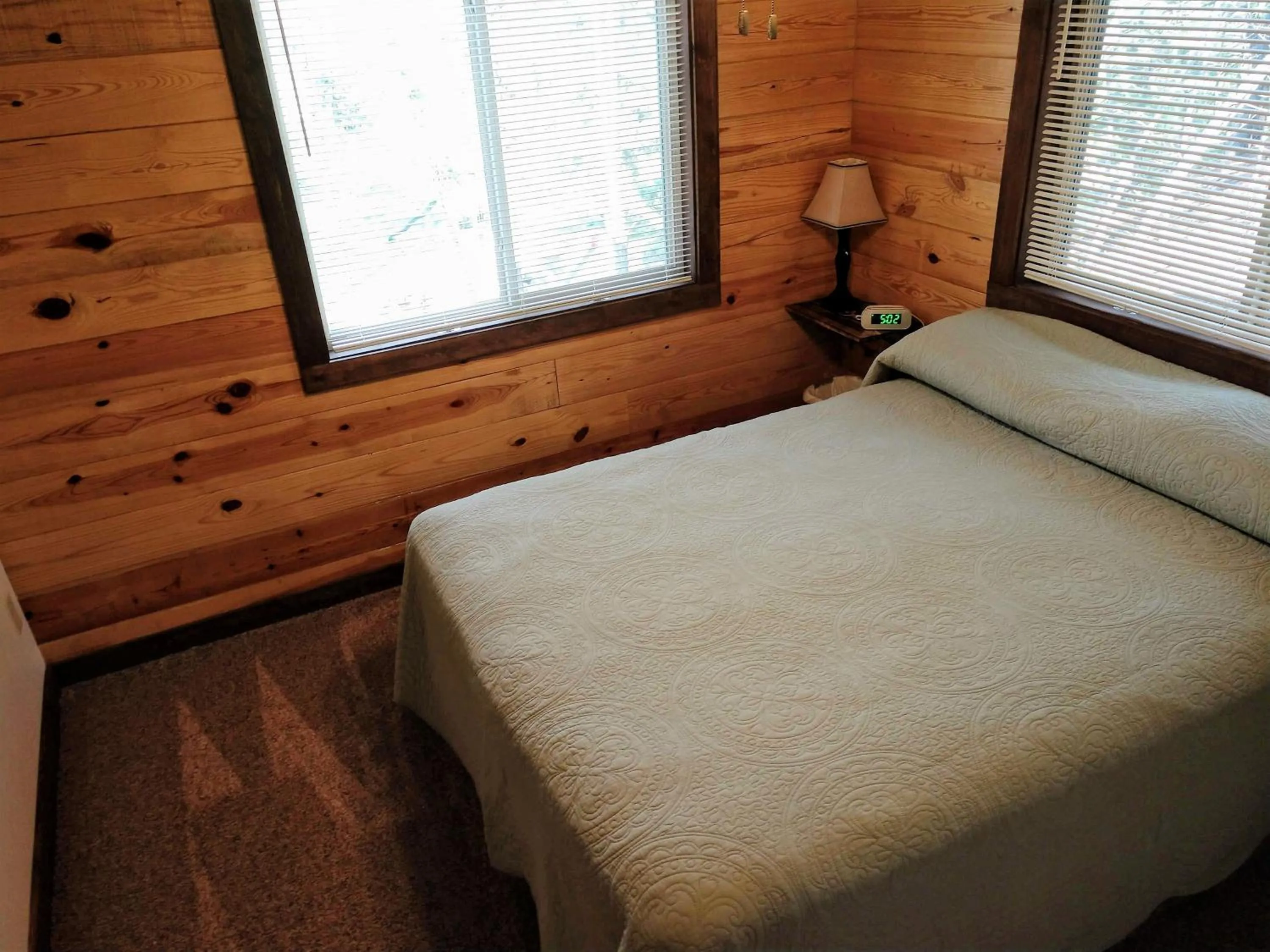 Bed in Freedom Ridge Cabins