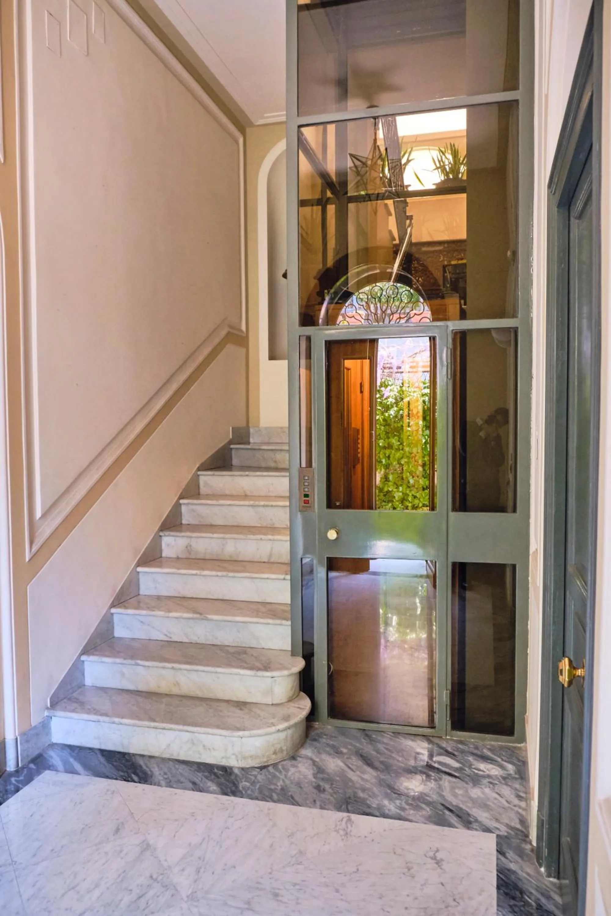 Facade/entrance in Casa Rubinacci
