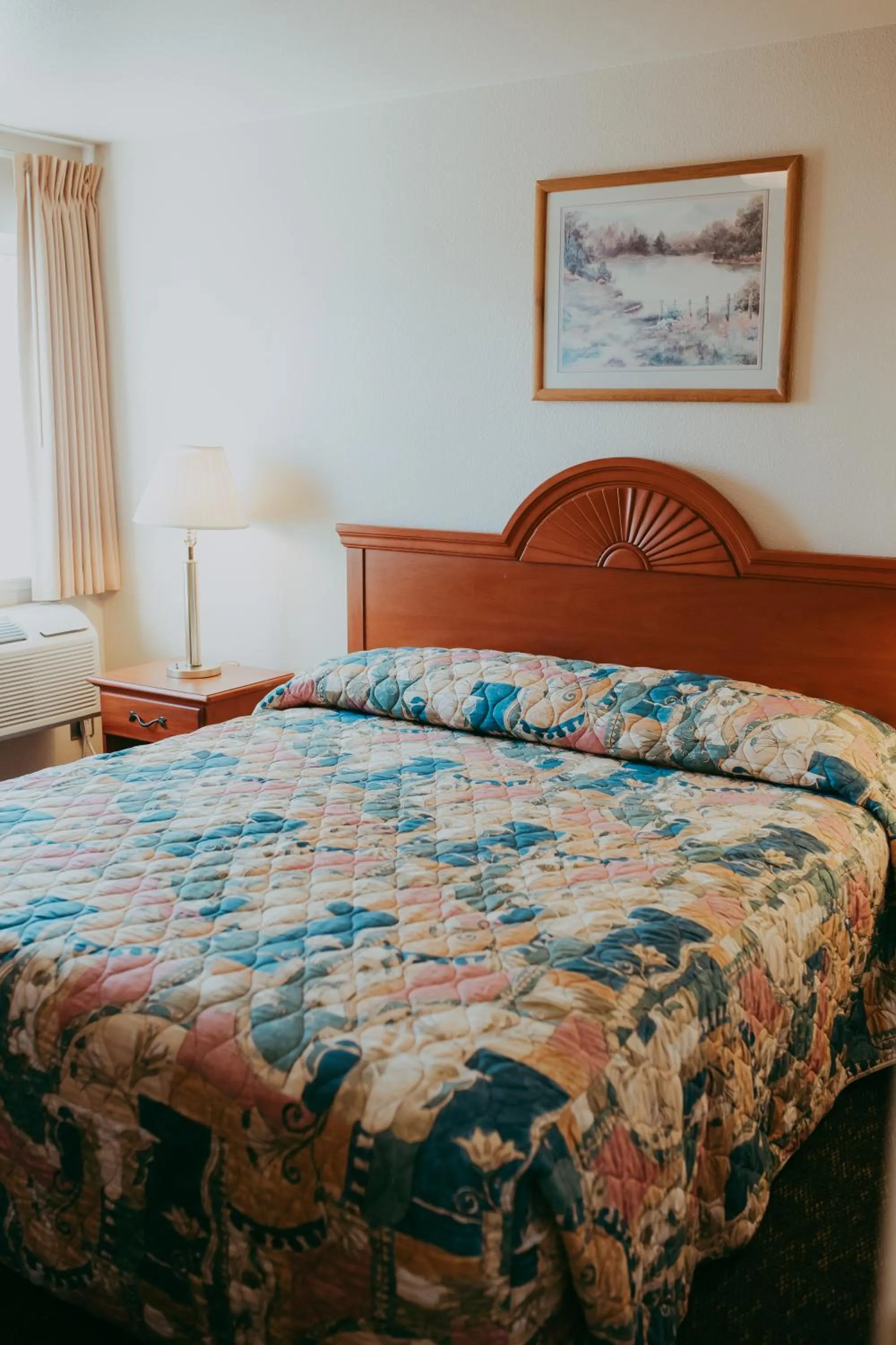 Bed in Carson City Plaza Hotel