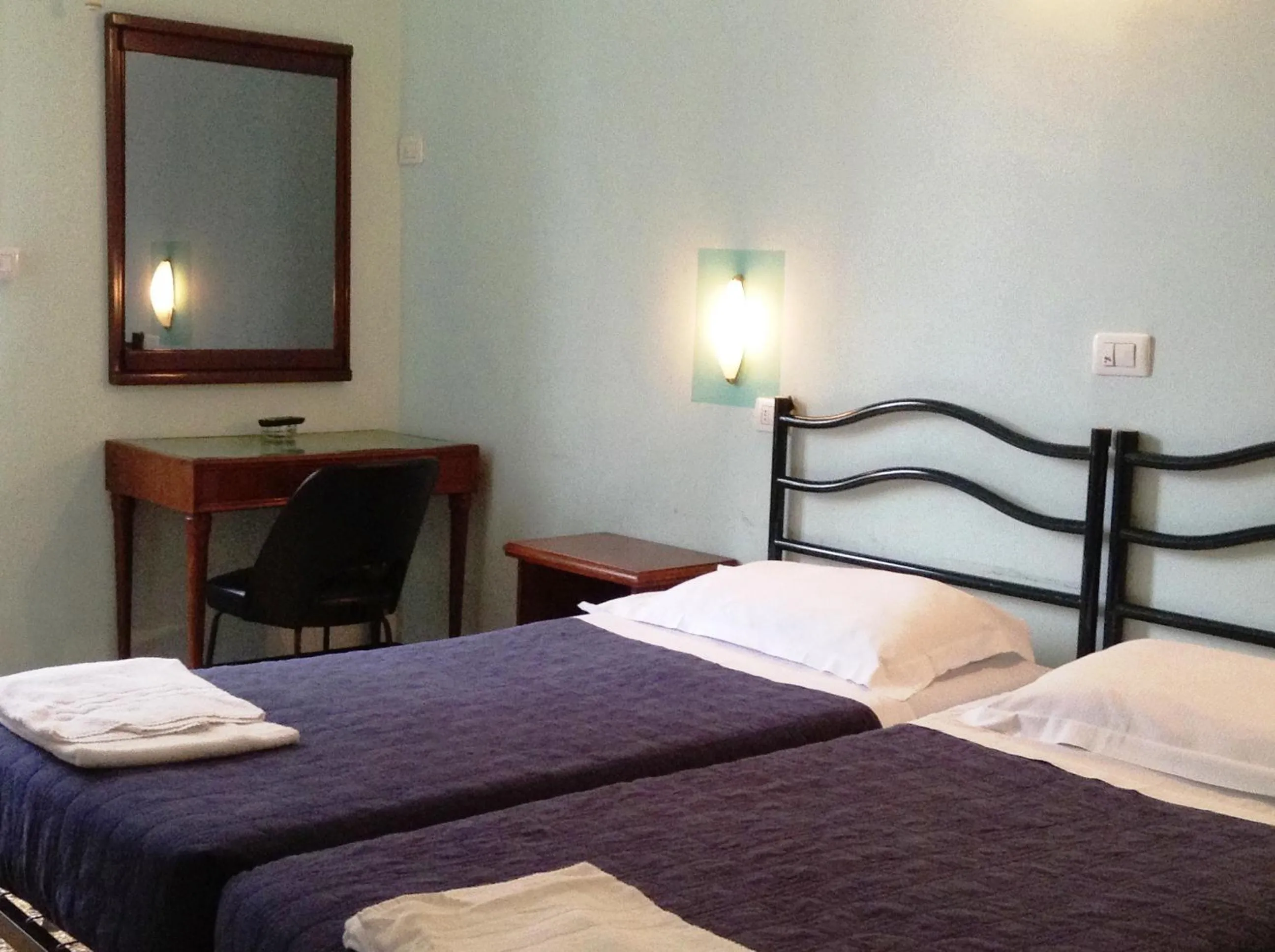 Bed, TV/Entertainment Center in Hotel Bernheof