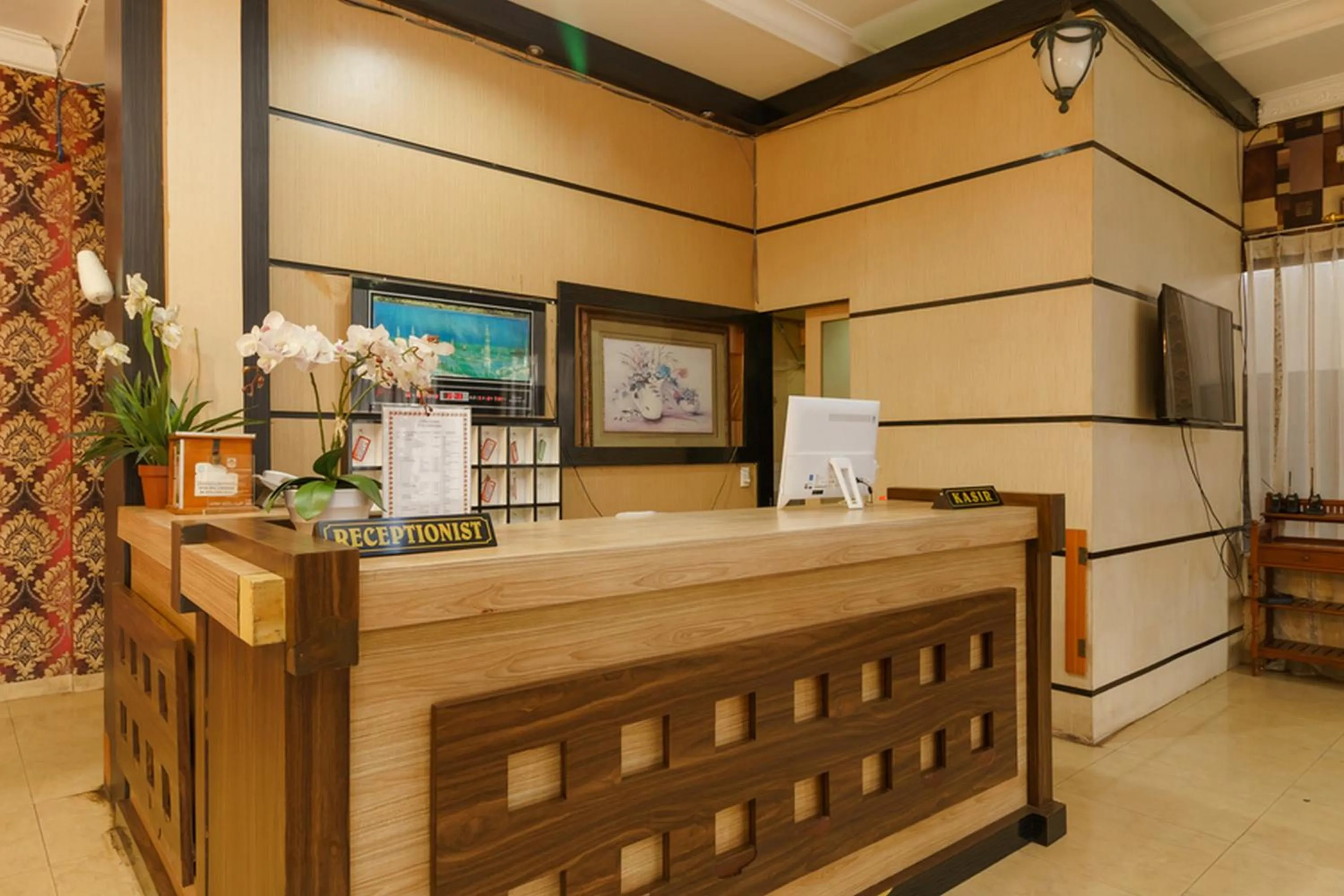 Lobby or reception in RedDoorz Plus @ Hotel Sempurna Watervang Lubuk Linggau