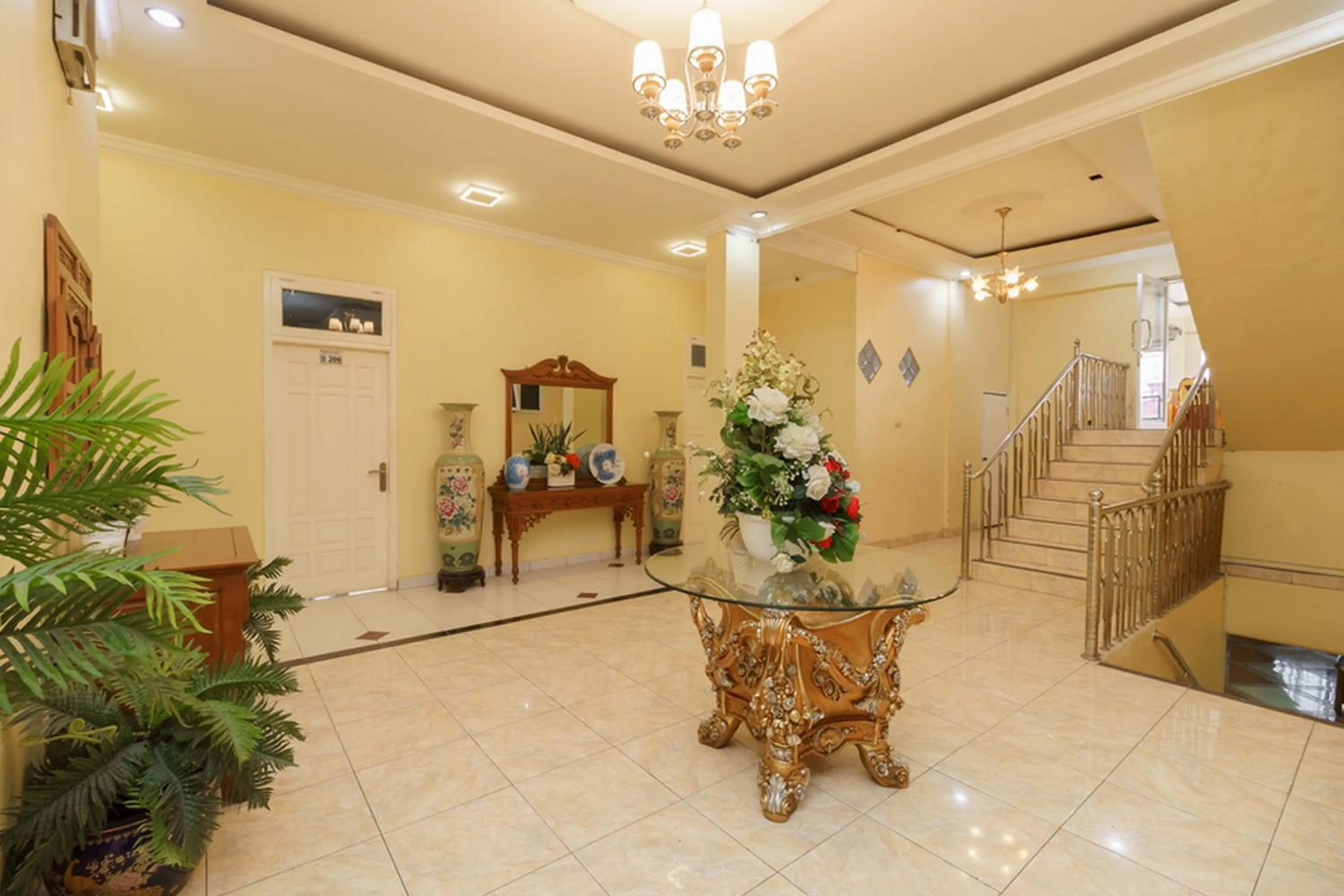 Balcony/Terrace in RedDoorz Plus @ Hotel Sempurna Watervang Lubuk Linggau