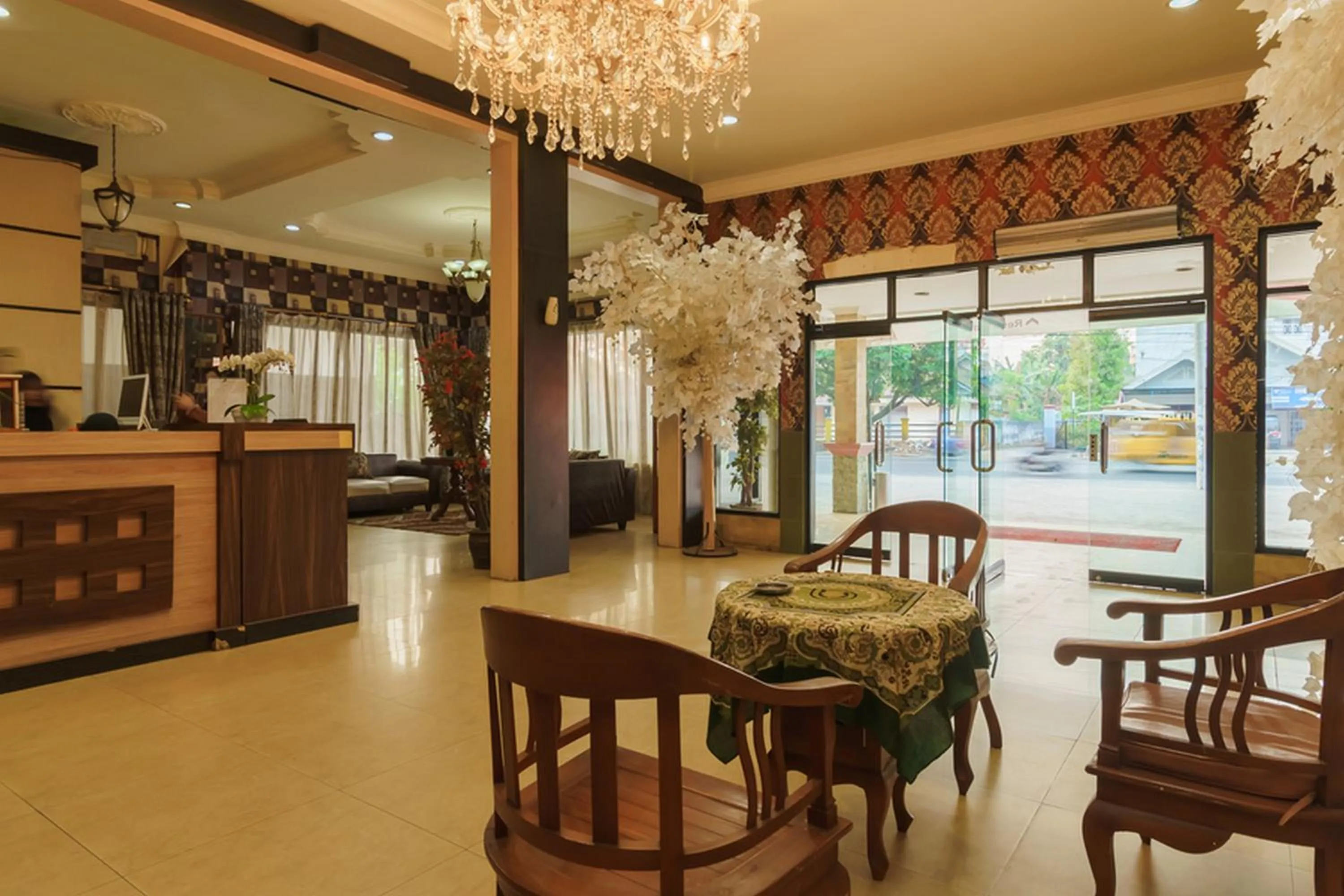 Lobby or reception in RedDoorz Plus @ Hotel Sempurna Watervang Lubuk Linggau