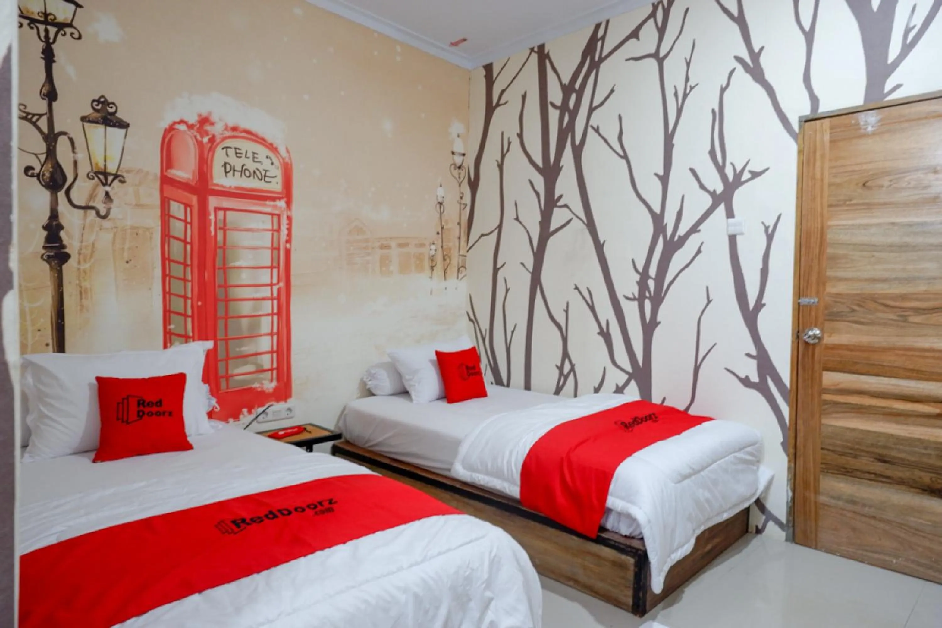 Bedroom, Bed in RedDoorz Syariah near Universitas Negeri Gorontalo 2