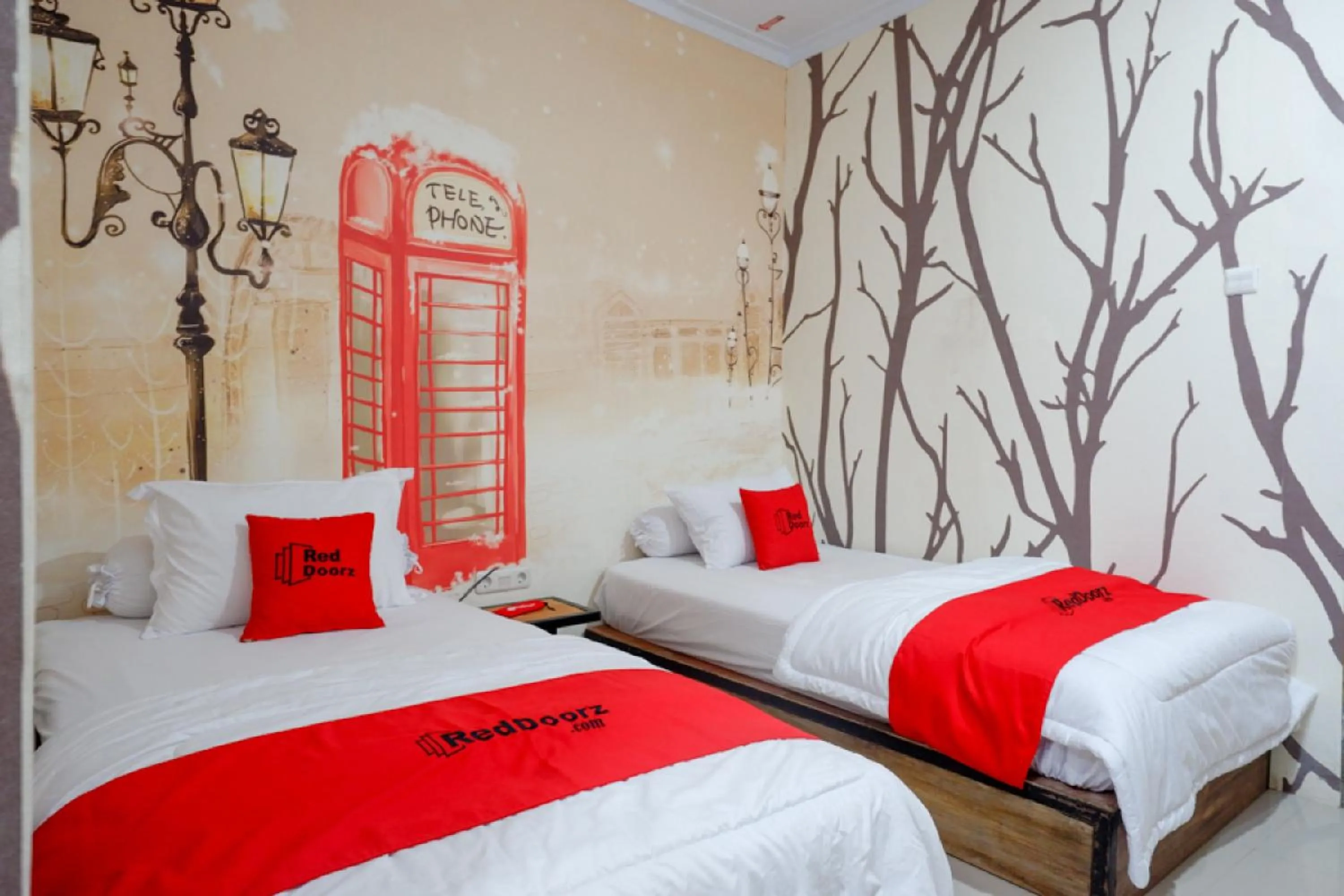 Bedroom, Bed in RedDoorz Syariah near Universitas Negeri Gorontalo 2