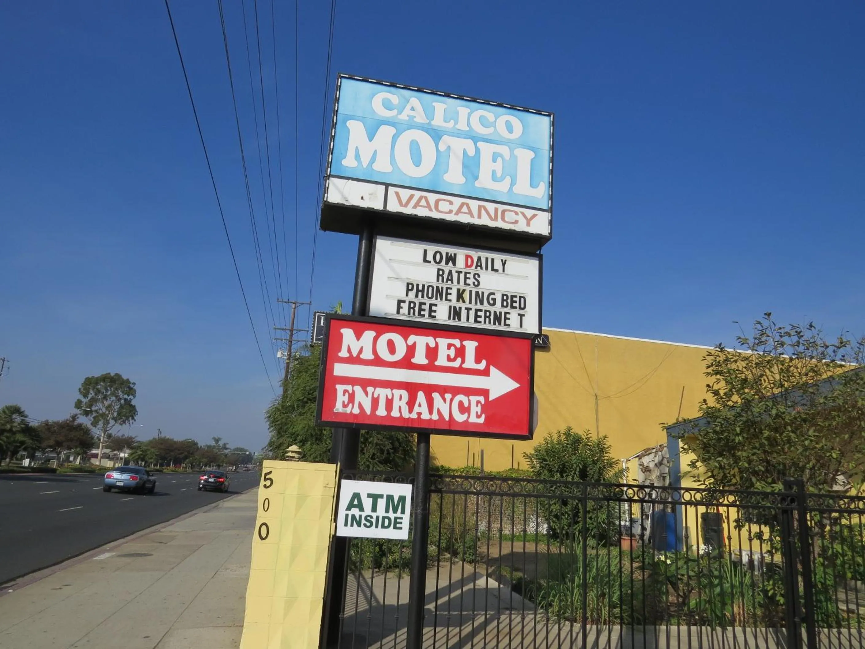 Facade/entrance in Calico Motel